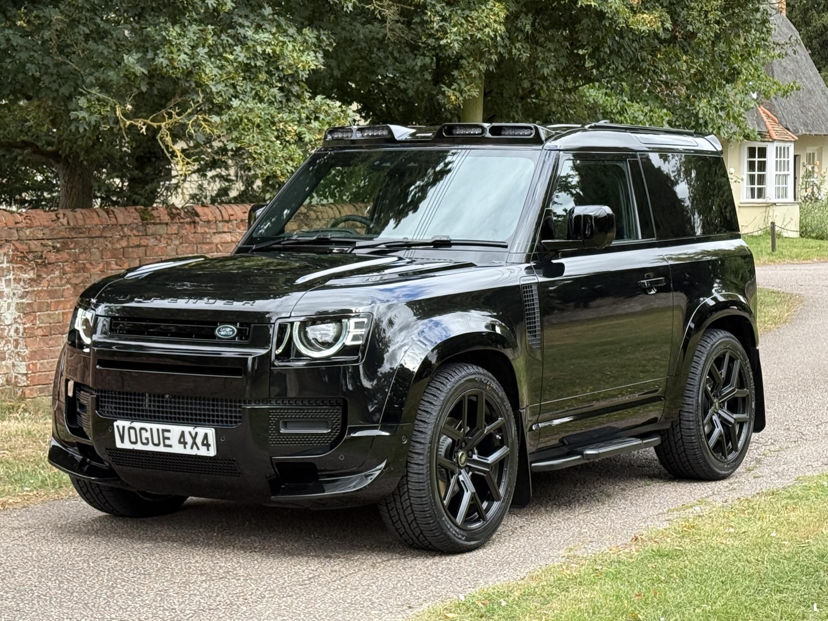 Land Rover Defender 90 3.0 D250 MHEV X-Dynamic SE Hard Top SUV 3dr Diesel Auto 4WD SWB Euro 6 (s/s) (249 ps)