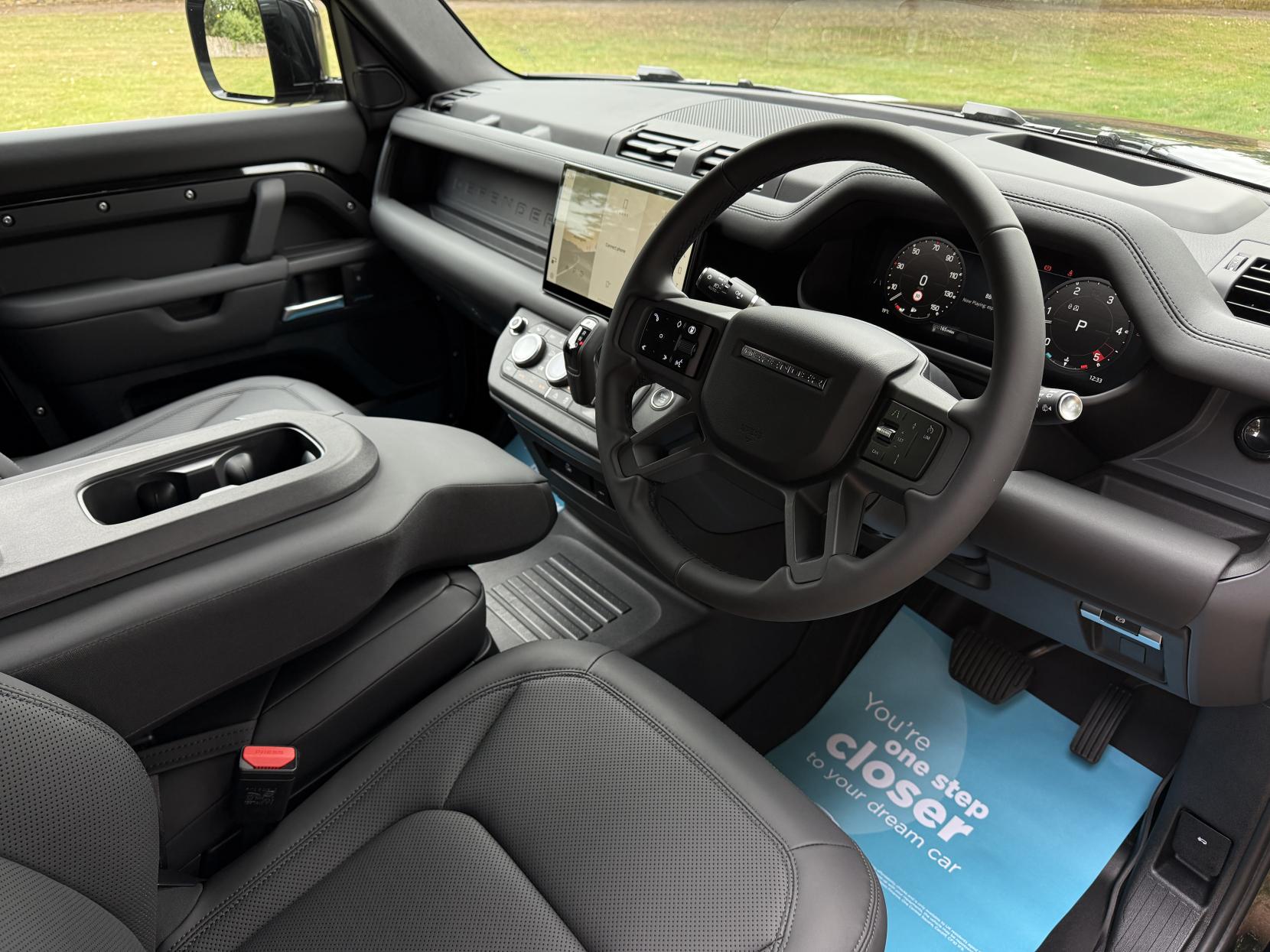 Land Rover Defender 90 3.0 D250 MHEV X-Dynamic SE Hard Top SUV 3dr Diesel Auto 4WD SWB Euro 6 (s/s) (249 ps)
