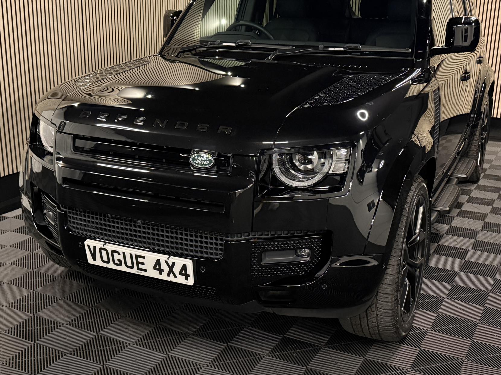 Land Rover Defender 110 3.0 D250 MHEV SE Hard Top SUV 5dr Diesel Auto 4WD MWB Euro 6 (s/s) (250 ps)