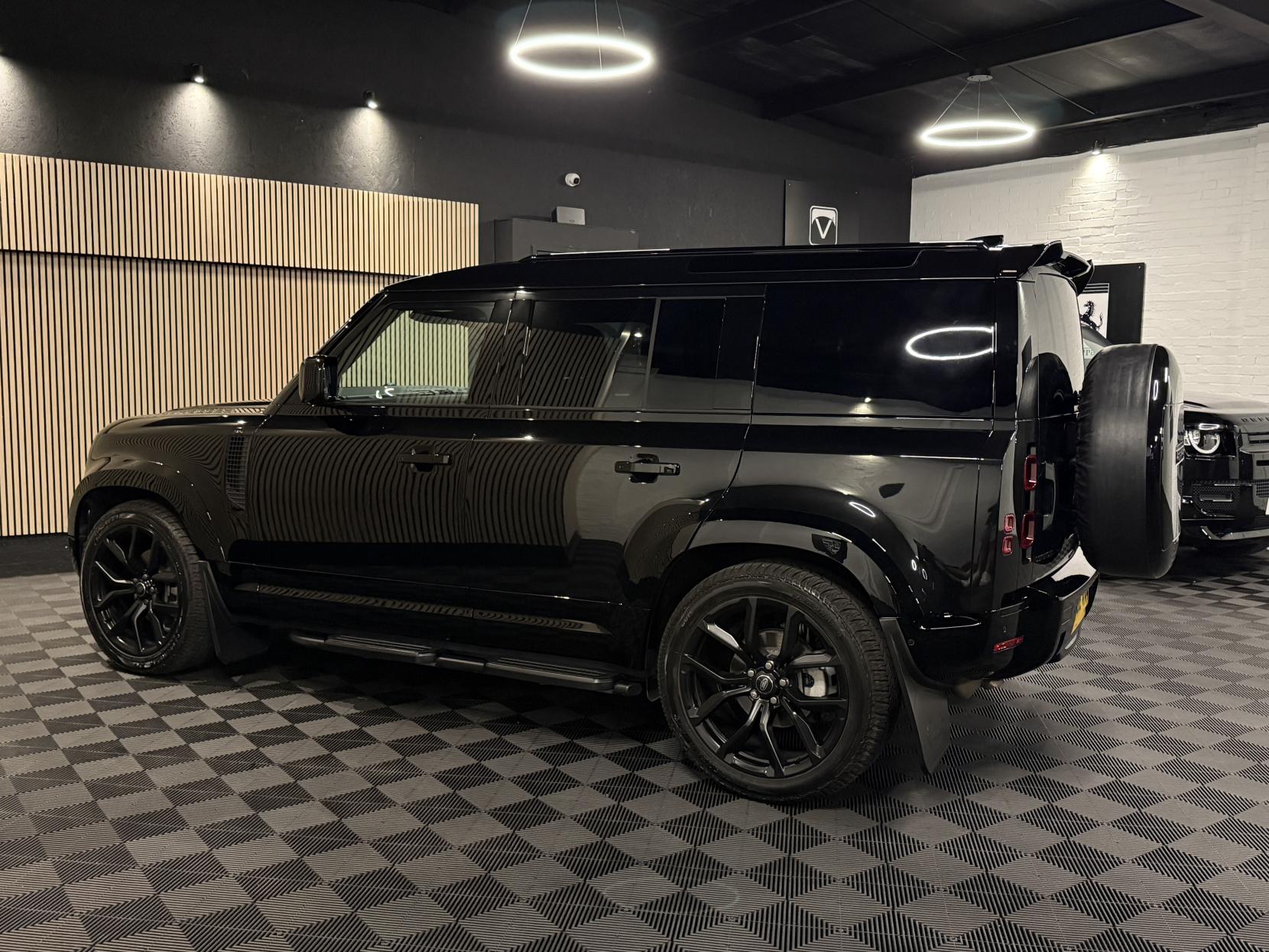 Land Rover Defender 110 3.0 D250 MHEV SE Hard Top SUV 5dr Diesel Auto 4WD MWB Euro 6 (s/s) (250 ps)
