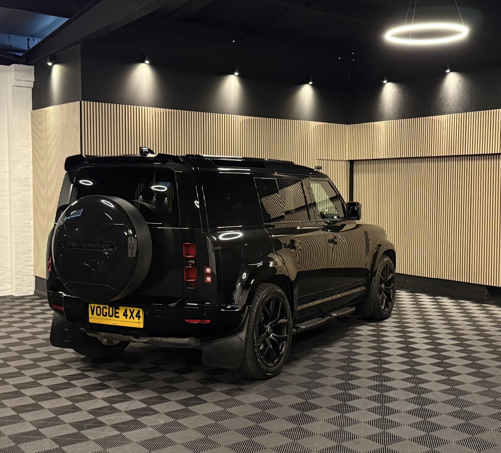 Land Rover Defender 110 3.0 D250 MHEV SE Hard Top SUV 5dr Diesel Auto 4WD MWB Euro 6 (s/s) (250 ps)