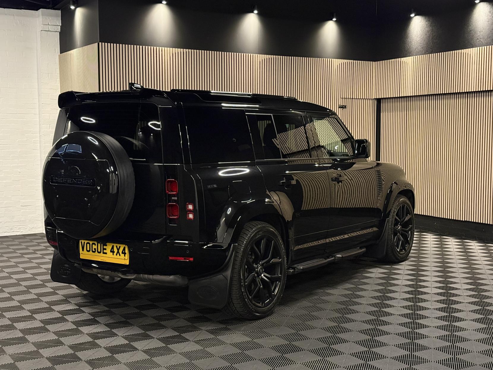 Land Rover Defender 110 3.0 D250 MHEV SE Hard Top SUV 5dr Diesel Auto 4WD MWB Euro 6 (s/s) (250 ps)