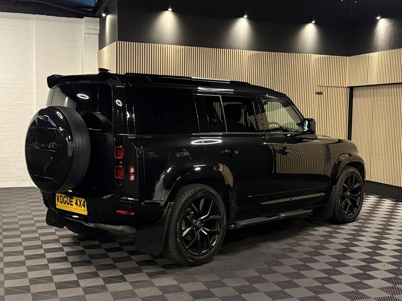Land Rover Defender 110 3.0 D250 MHEV SE Hard Top SUV 5dr Diesel Auto 4WD MWB Euro 6 (s/s) (250 ps)