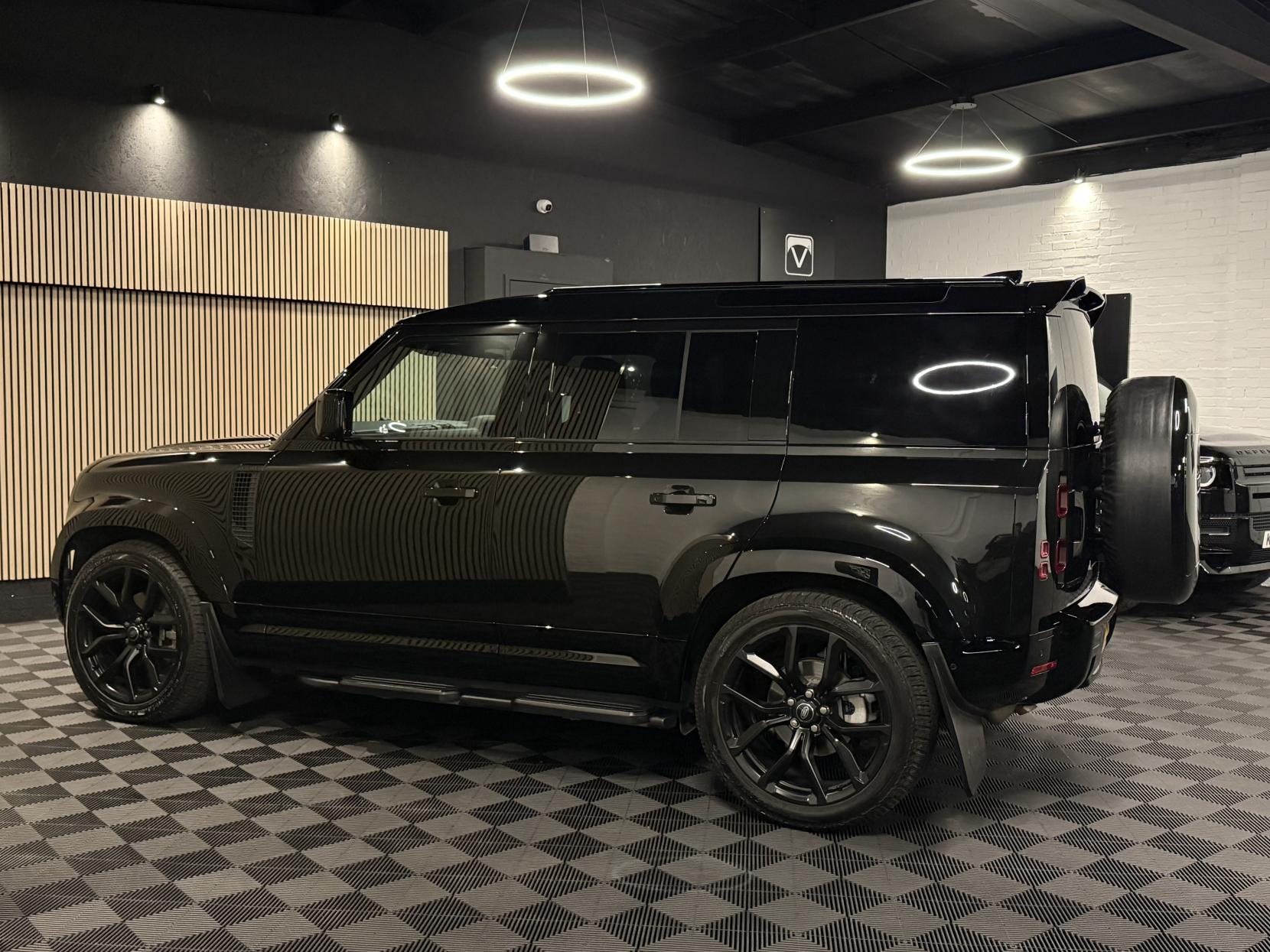 Land Rover Defender 110 3.0 D250 MHEV SE Hard Top SUV 5dr Diesel Auto 4WD MWB Euro 6 (s/s) (250 ps)