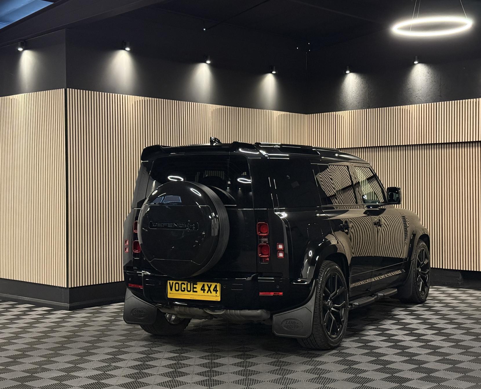 Land Rover Defender 110 3.0 D250 MHEV SE Hard Top SUV 5dr Diesel Auto 4WD MWB Euro 6 (s/s) (250 ps)
