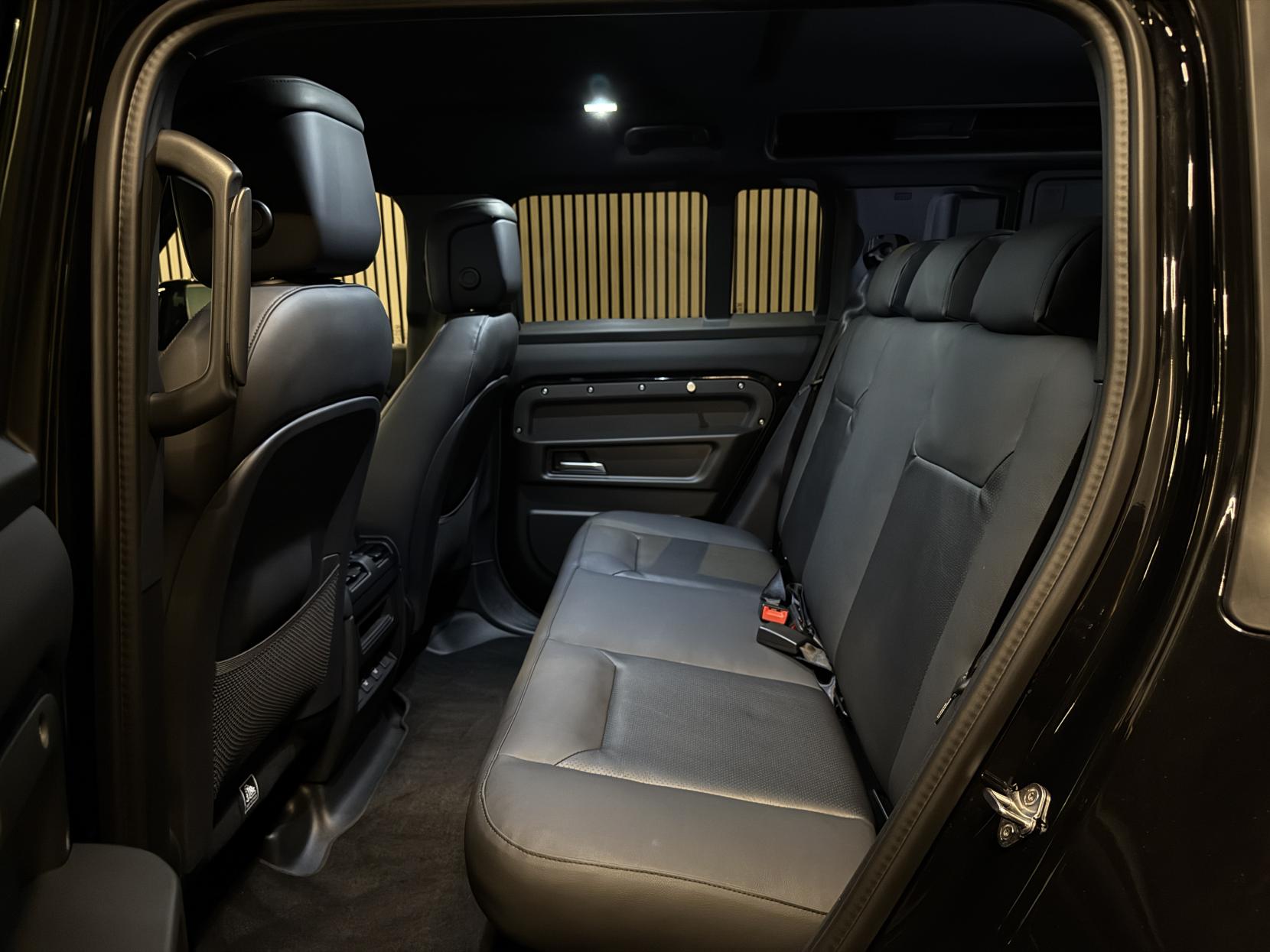 Land Rover Defender 110 3.0 D350 MHEV X-Dynamic HSE Hard Top SUV 5dr Diesel Auto 4WD MWB Euro 6 (s/s) (350 ps)