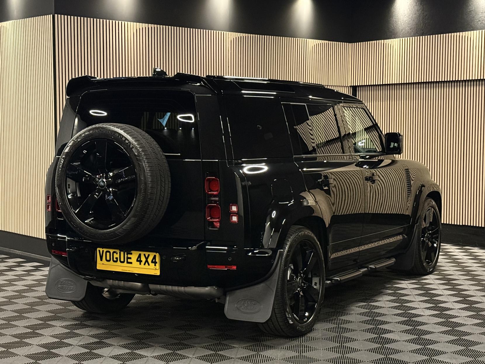 Land Rover Defender 110 3.0 D350 MHEV X-Dynamic HSE Hard Top SUV 5dr Diesel Auto 4WD MWB Euro 6 (s/s) (350 ps)