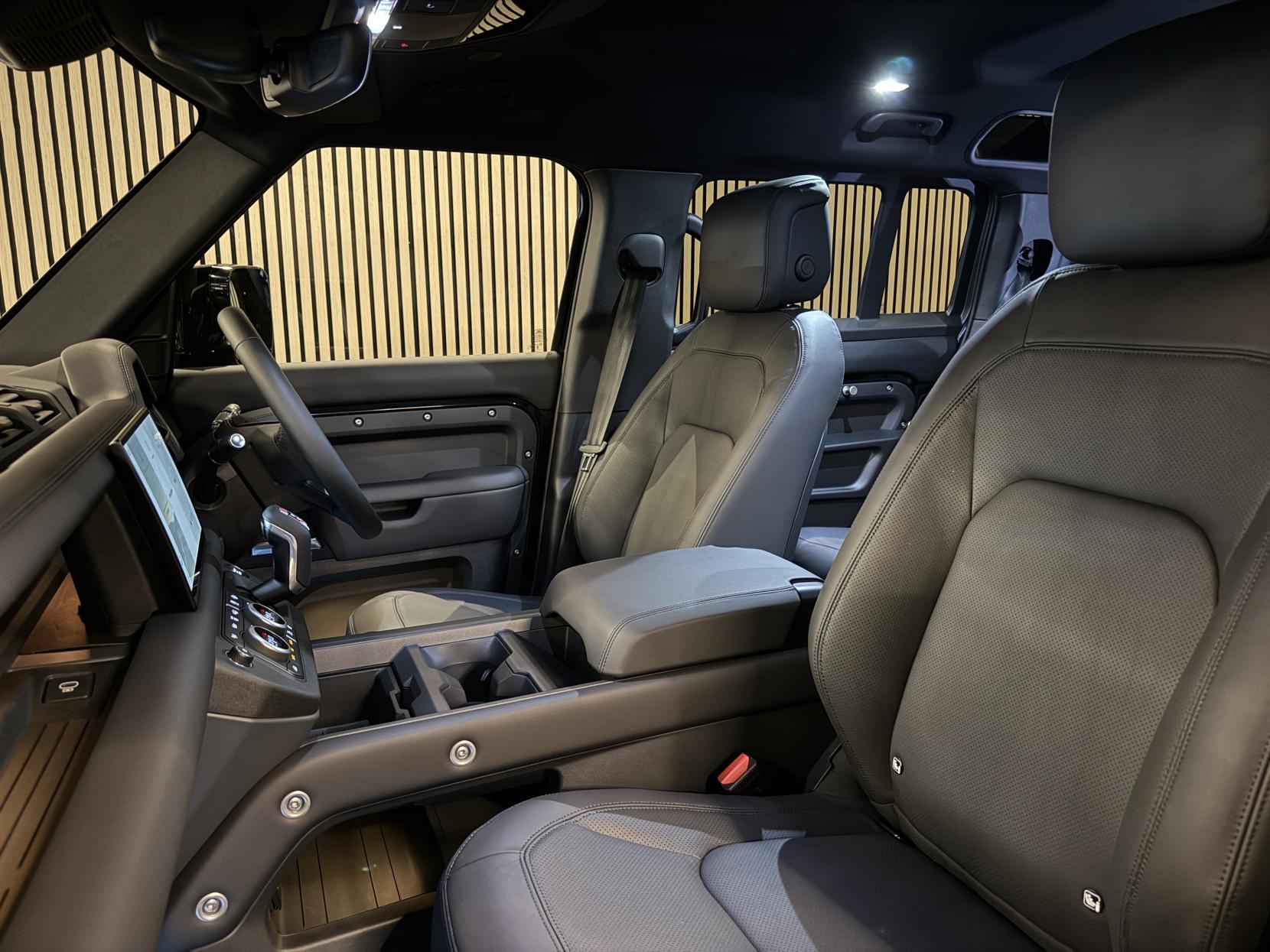 Land Rover Defender 110 3.0 D350 MHEV X-Dynamic HSE Hard Top SUV 5dr Diesel Auto 4WD MWB Euro 6 (s/s) (350 ps)