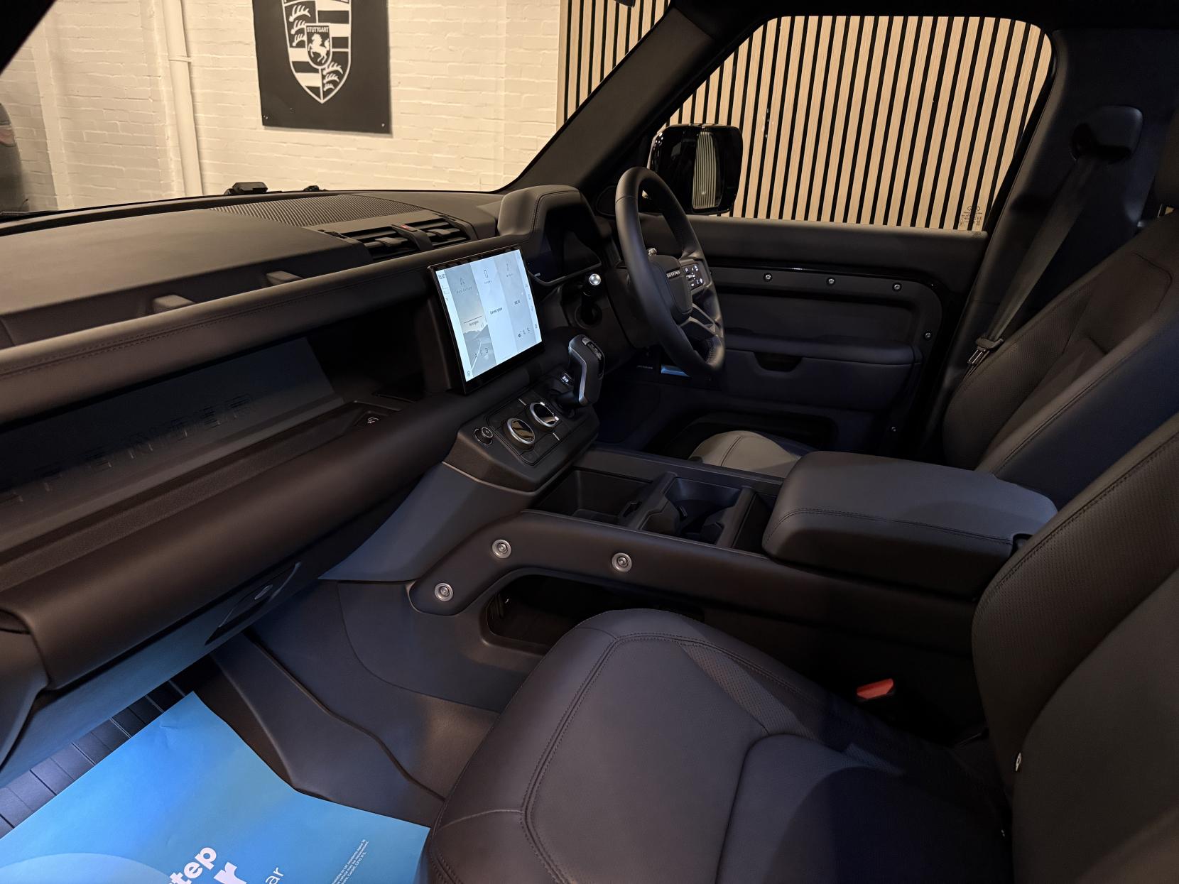 Land Rover Defender 110 3.0 D350 MHEV X-Dynamic HSE Hard Top SUV 5dr Diesel Auto 4WD MWB Euro 6 (s/s) (350 ps)