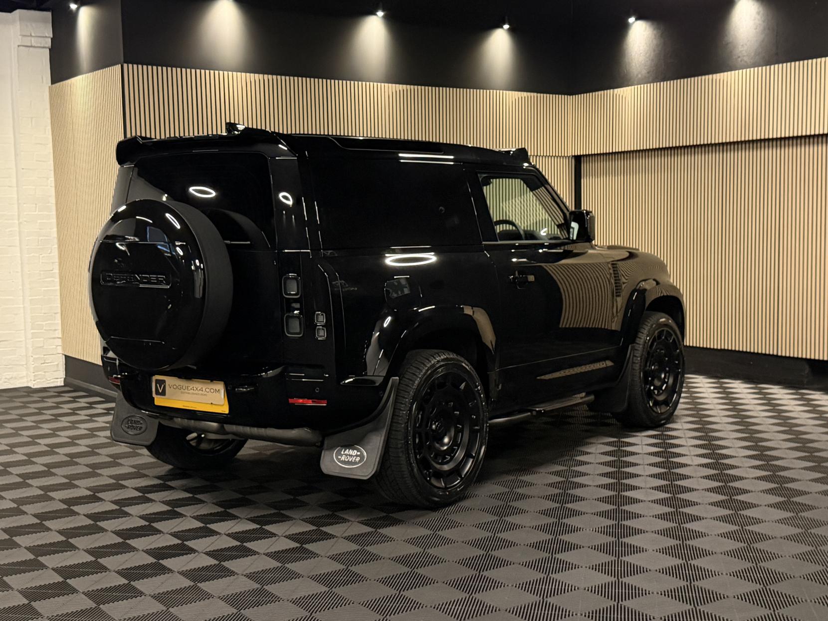 Land Rover Defender 90 3.0 D250 MHEV X-Dynamic SE Hard Top SUV 3dr Diesel Auto 4WD SWB Euro 6 (s/s) (249 ps)