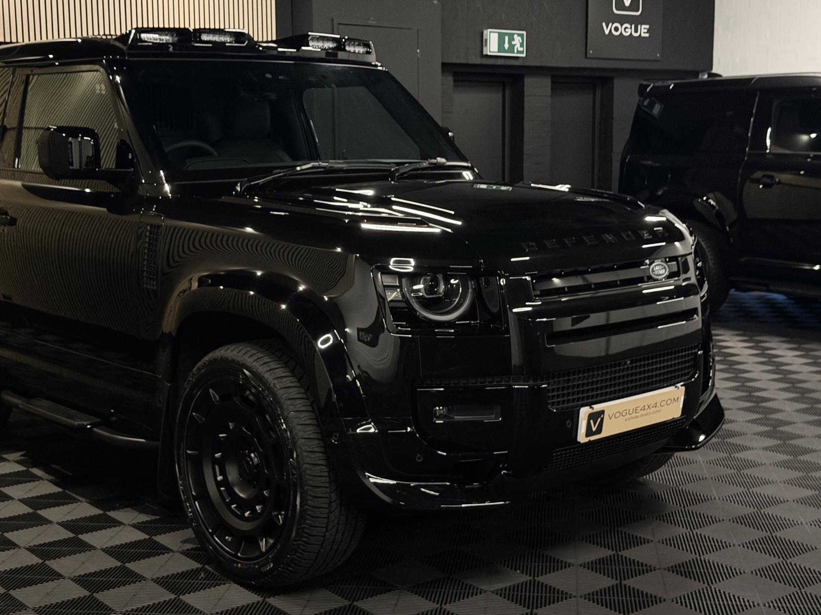 Land Rover Defender 90 3.0 D250 MHEV X-Dynamic SE Hard Top SUV 3dr Diesel Auto 4WD SWB Euro 6 (s/s) (249 ps)