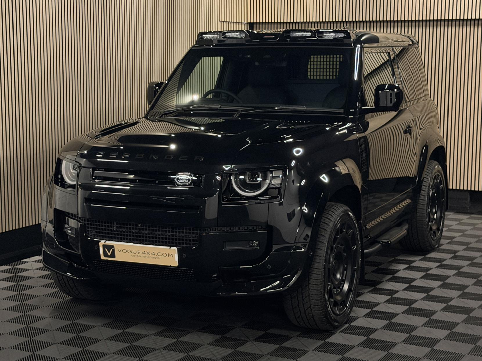 Land Rover Defender 90 3.0 D250 MHEV X-Dynamic SE Hard Top SUV 3dr Diesel Auto 4WD SWB Euro 6 (s/s) (249 ps)