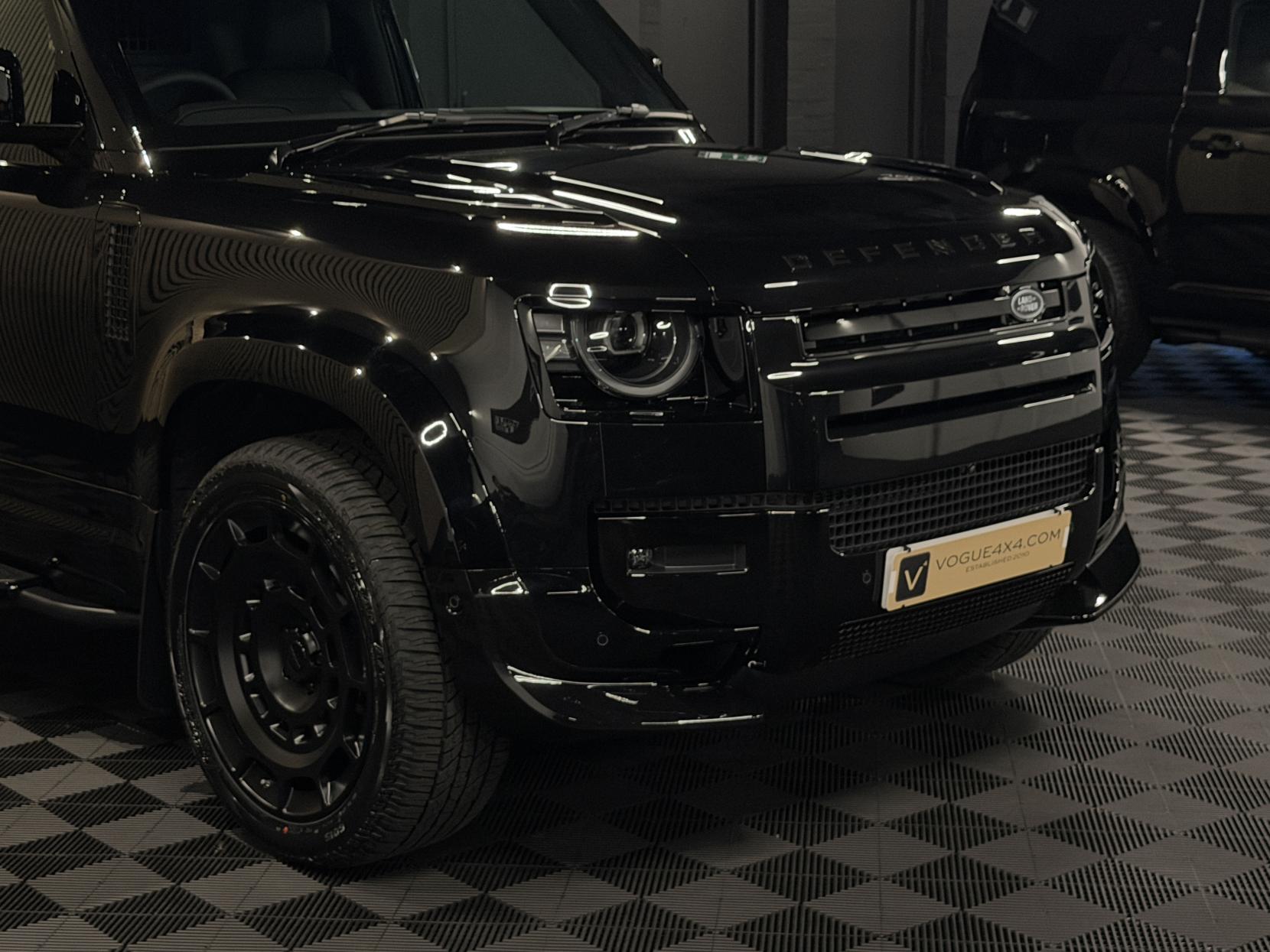 Land Rover Defender 90 3.0 D250 MHEV X-Dynamic SE Hard Top SUV 3dr Diesel Auto 4WD SWB Euro 6 (s/s) (249 ps)