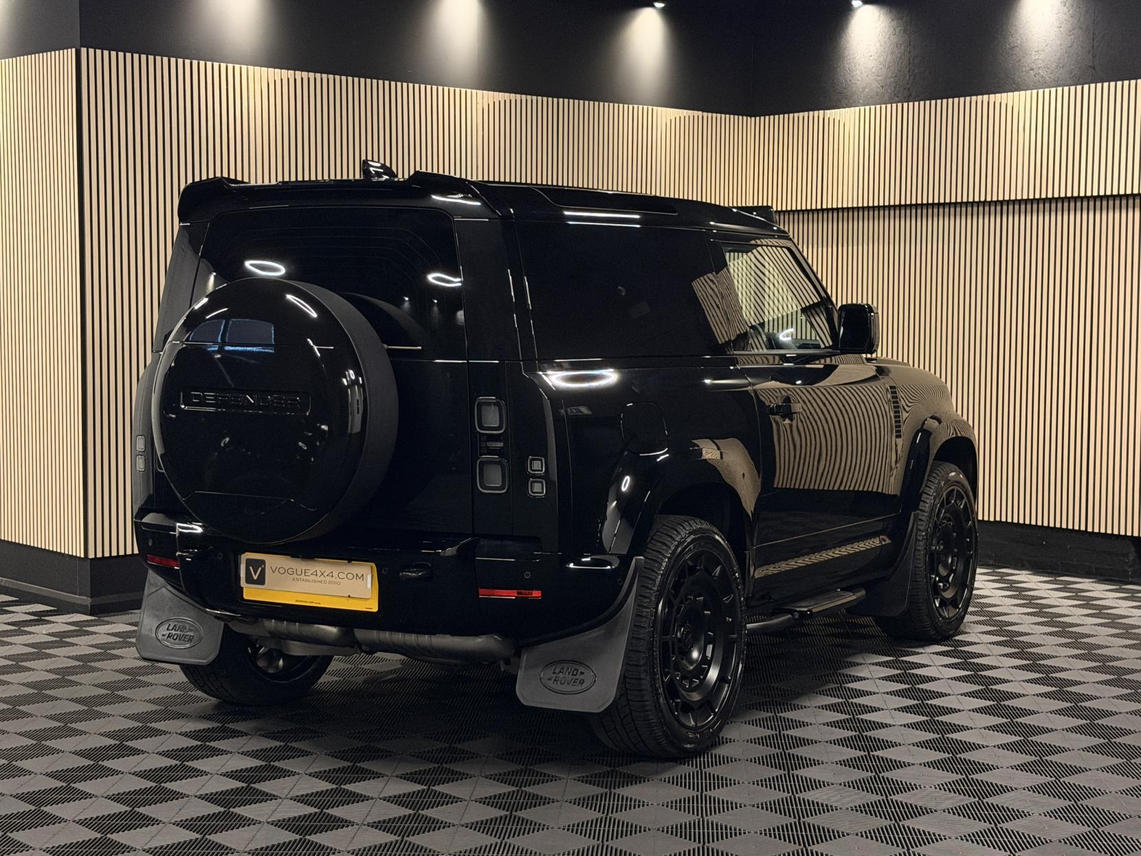 Land Rover Defender 90 3.0 D250 MHEV X-Dynamic SE Hard Top SUV 3dr Diesel Auto 4WD SWB Euro 6 (s/s) (249 ps)
