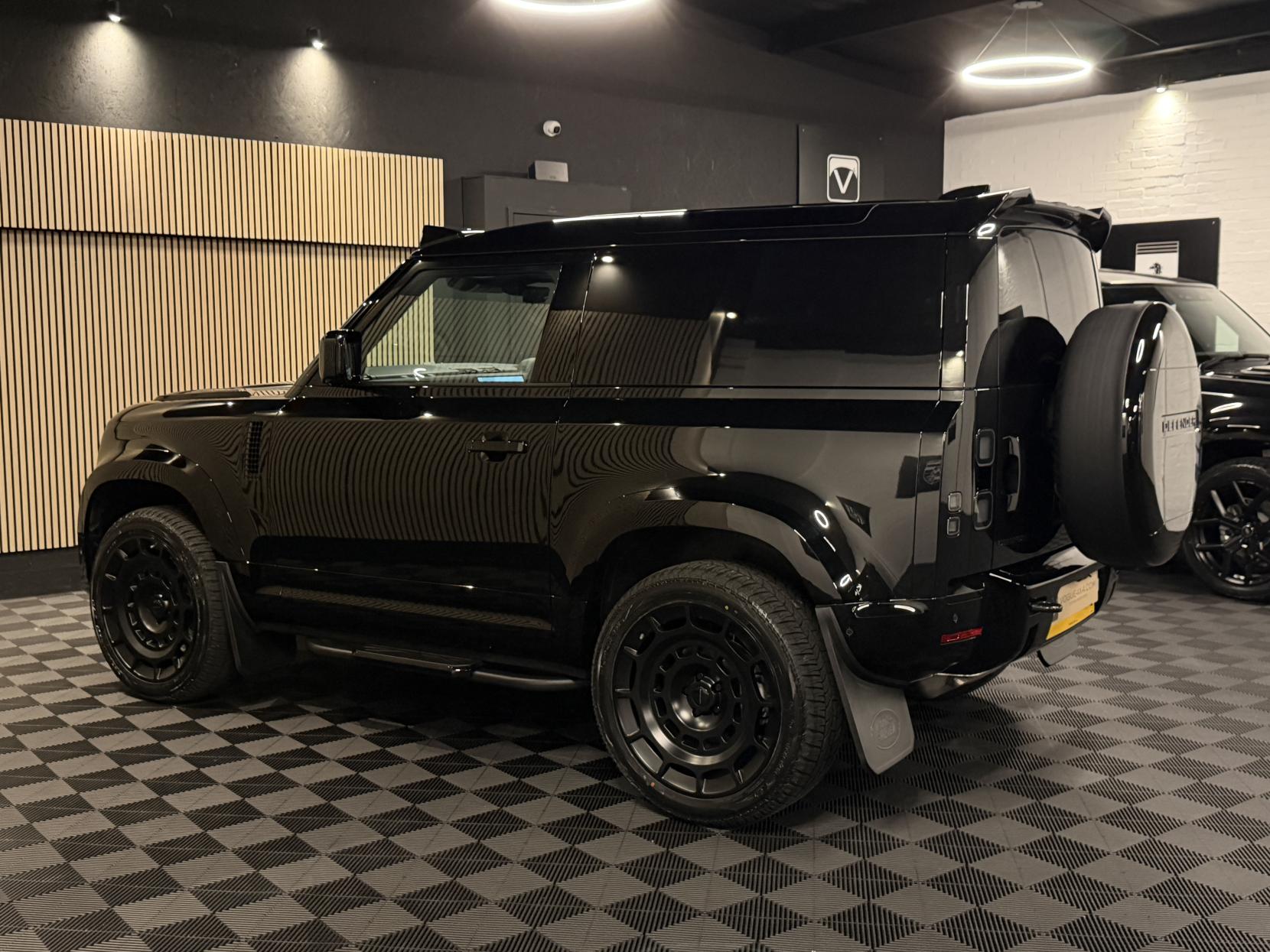 Land Rover Defender 90 3.0 D250 MHEV X-Dynamic SE Hard Top SUV 3dr Diesel Auto 4WD SWB Euro 6 (s/s) (249 ps)