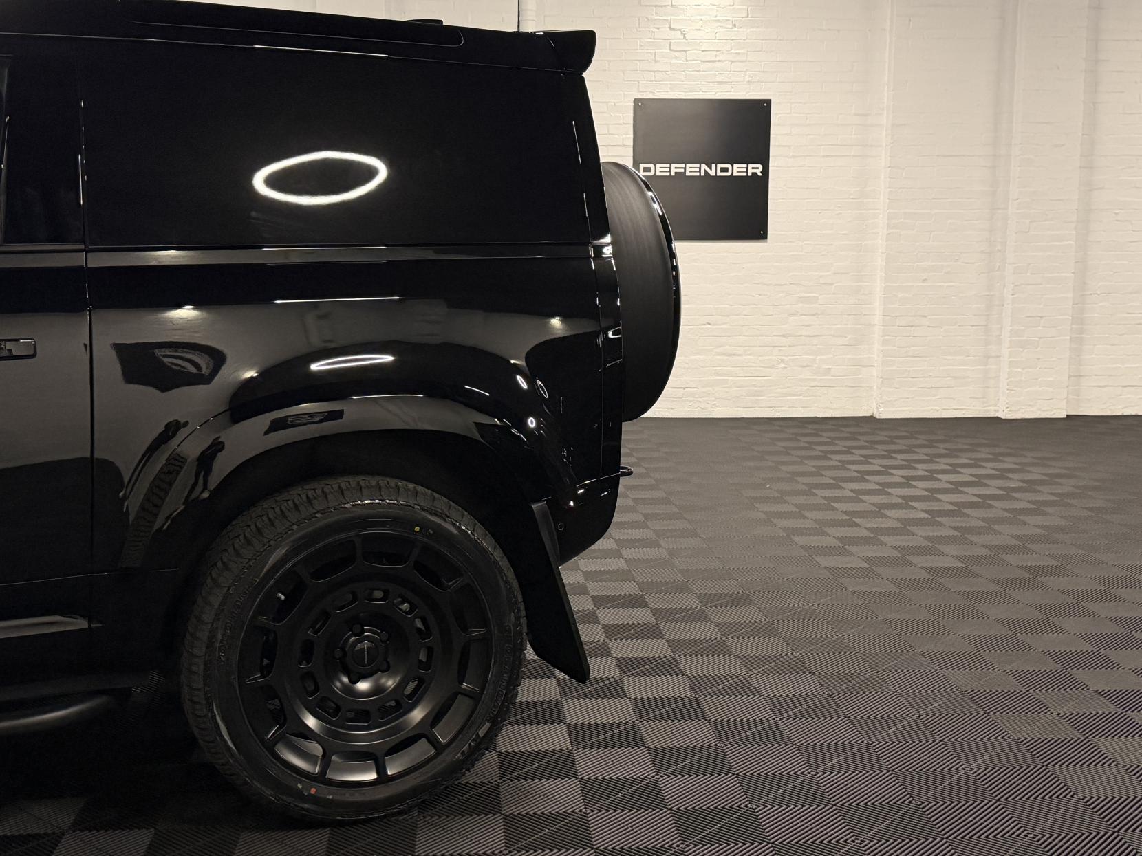 Land Rover Defender 90 3.0 D250 MHEV X-Dynamic SE Hard Top SUV 3dr Diesel Auto 4WD SWB Euro 6 (s/s) (249 ps)
