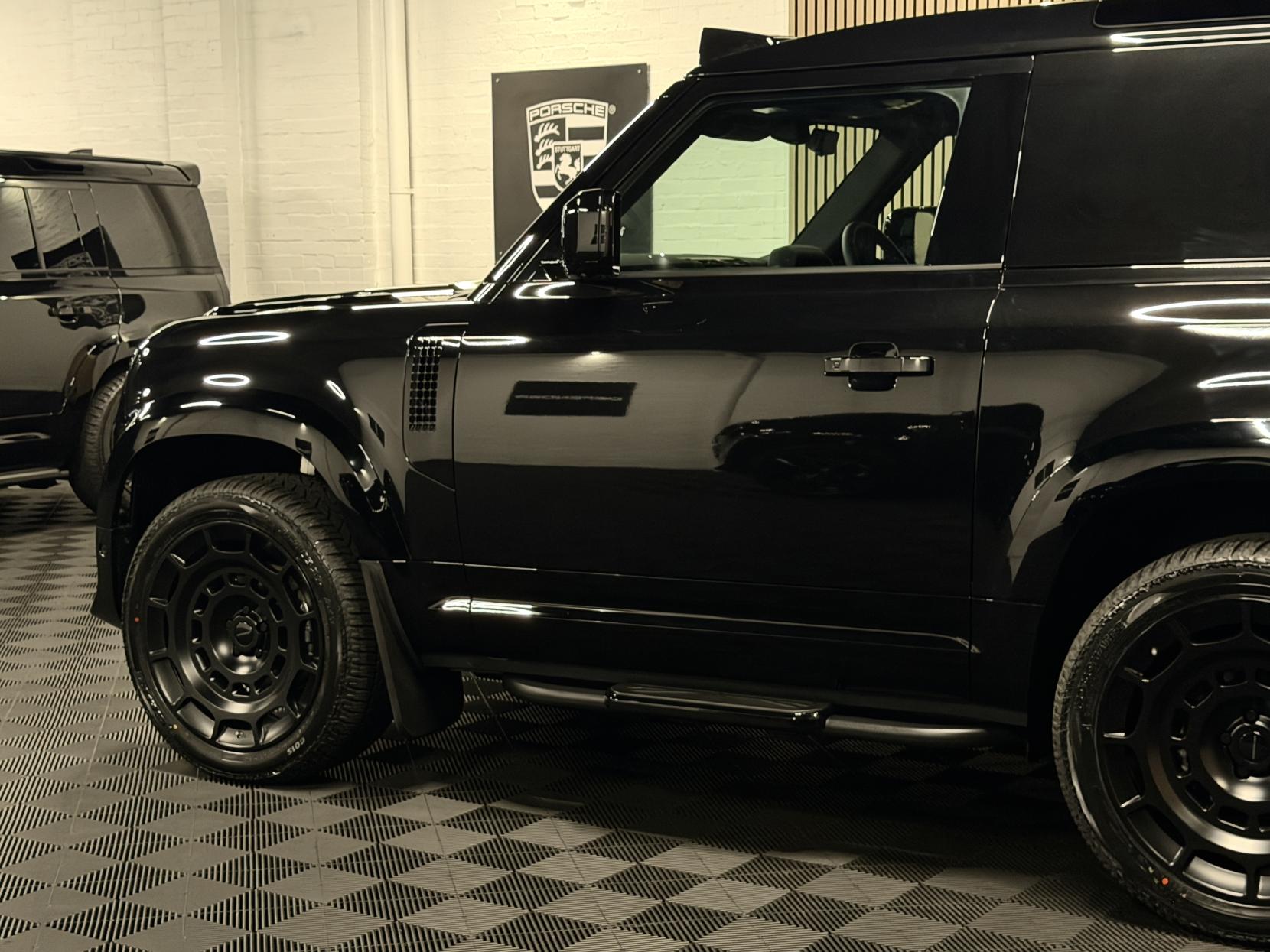 Land Rover Defender 90 3.0 D250 MHEV X-Dynamic SE Hard Top SUV 3dr Diesel Auto 4WD SWB Euro 6 (s/s) (249 ps)