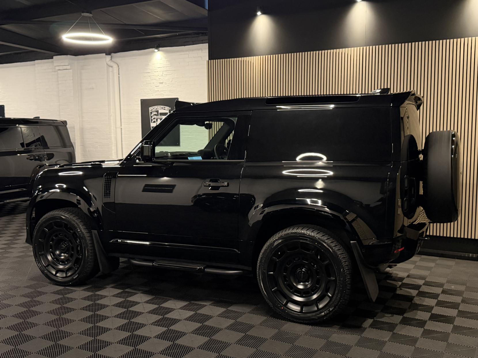 Land Rover Defender 90 3.0 D250 MHEV X-Dynamic SE Hard Top SUV 3dr Diesel Auto 4WD SWB Euro 6 (s/s) (249 ps)