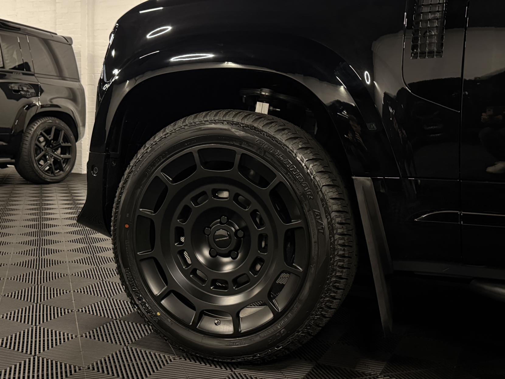 Land Rover Defender 90 3.0 D250 MHEV X-Dynamic SE Hard Top SUV 3dr Diesel Auto 4WD SWB Euro 6 (s/s) (249 ps)