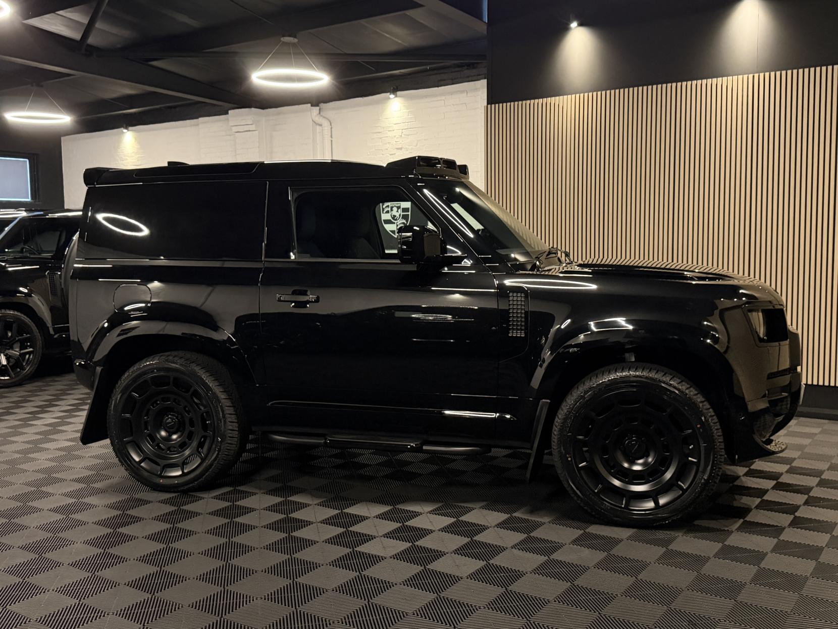 Land Rover Defender 90 3.0 D250 MHEV X-Dynamic SE Hard Top SUV 3dr Diesel Auto 4WD SWB Euro 6 (s/s) (249 ps)