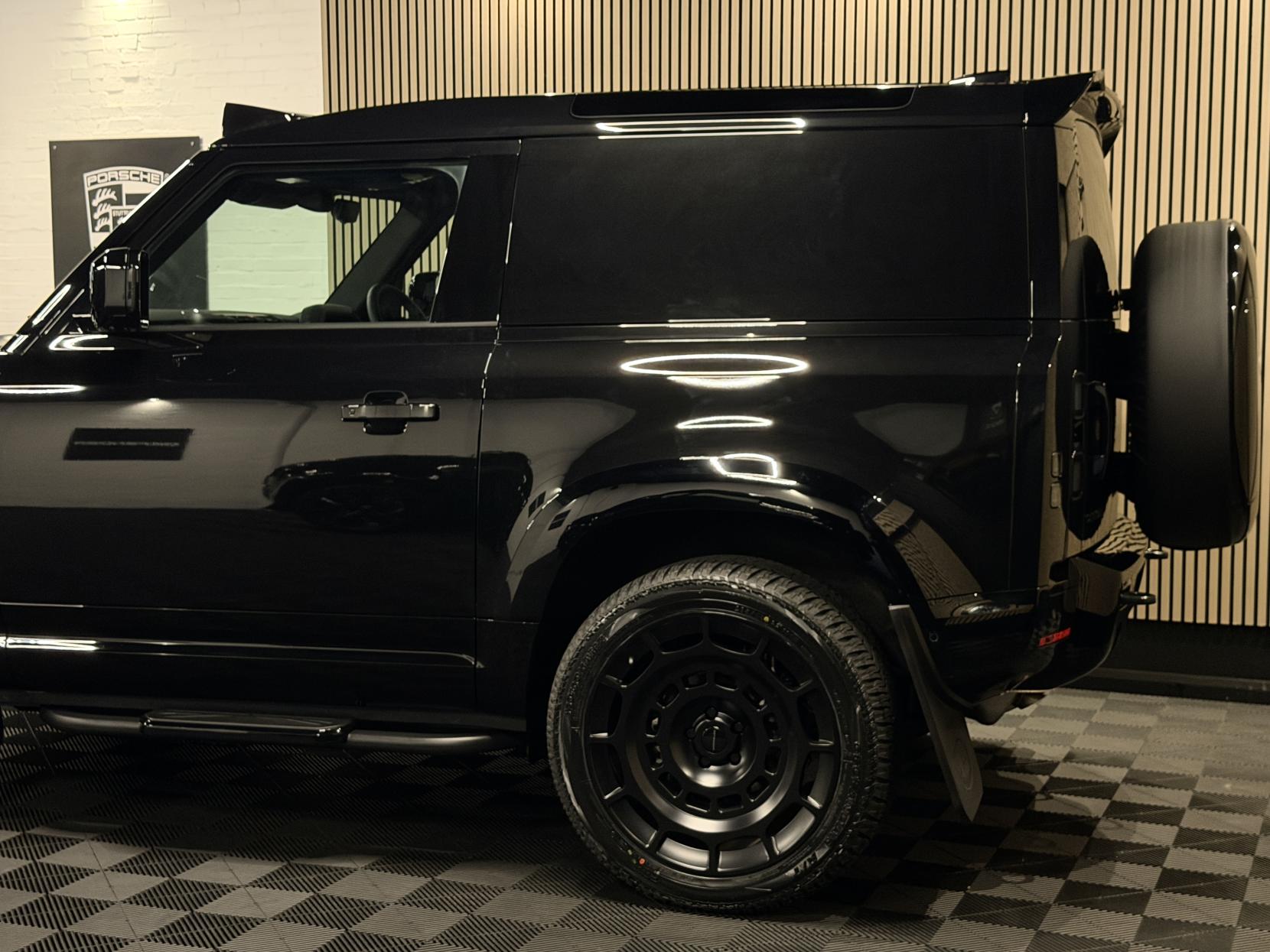 Land Rover Defender 90 3.0 D250 MHEV X-Dynamic SE Hard Top SUV 3dr Diesel Auto 4WD SWB Euro 6 (s/s) (249 ps)