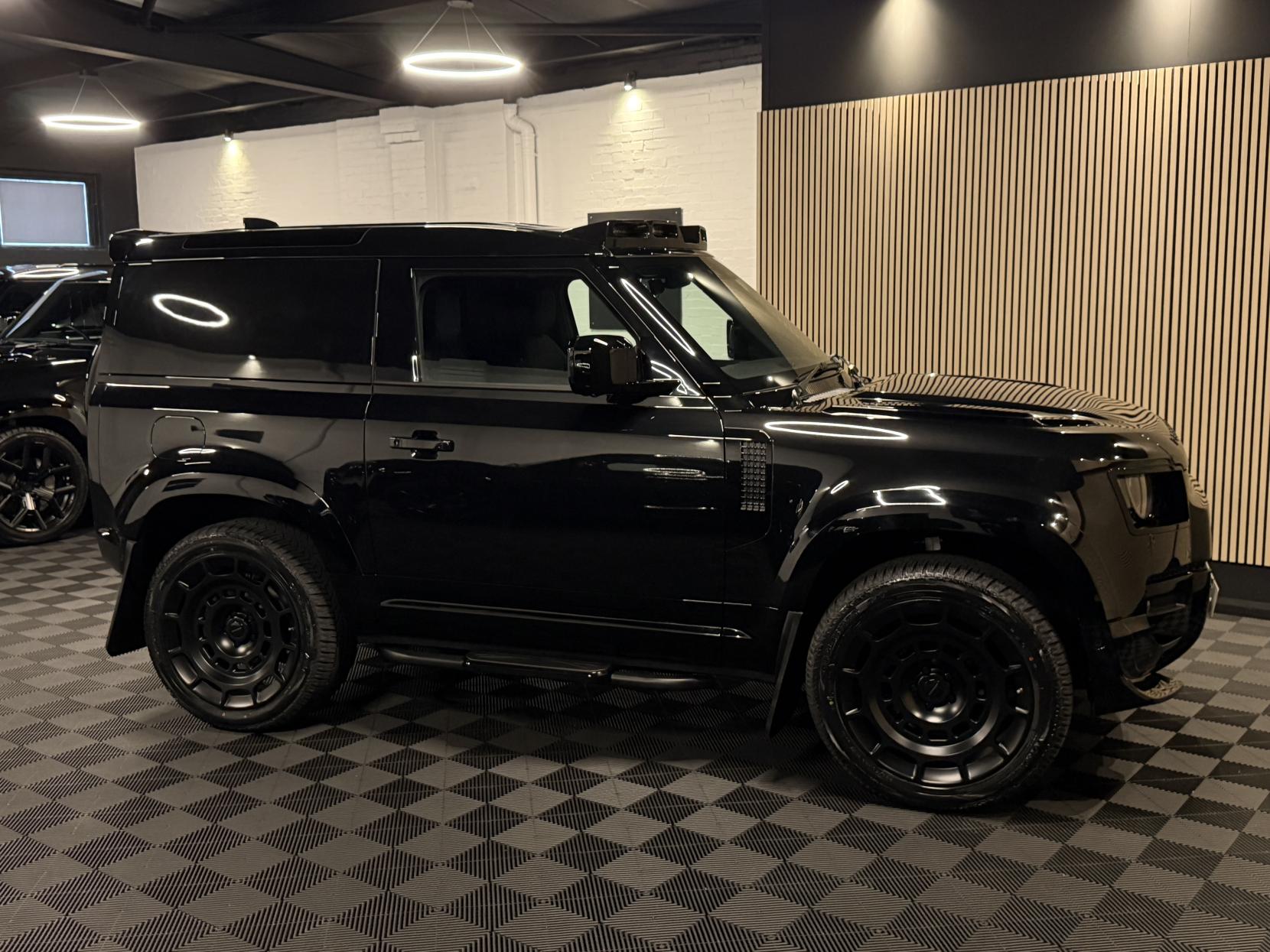 Land Rover Defender 90 3.0 D250 MHEV X-Dynamic SE Hard Top SUV 3dr Diesel Auto 4WD SWB Euro 6 (s/s) (249 ps)