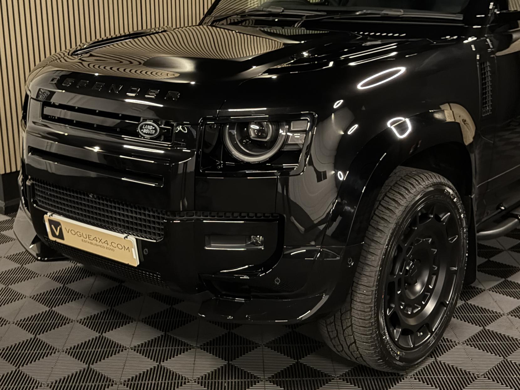 Land Rover Defender 90 3.0 D250 MHEV X-Dynamic SE Hard Top SUV 3dr Diesel Auto 4WD SWB Euro 6 (s/s) (249 ps)