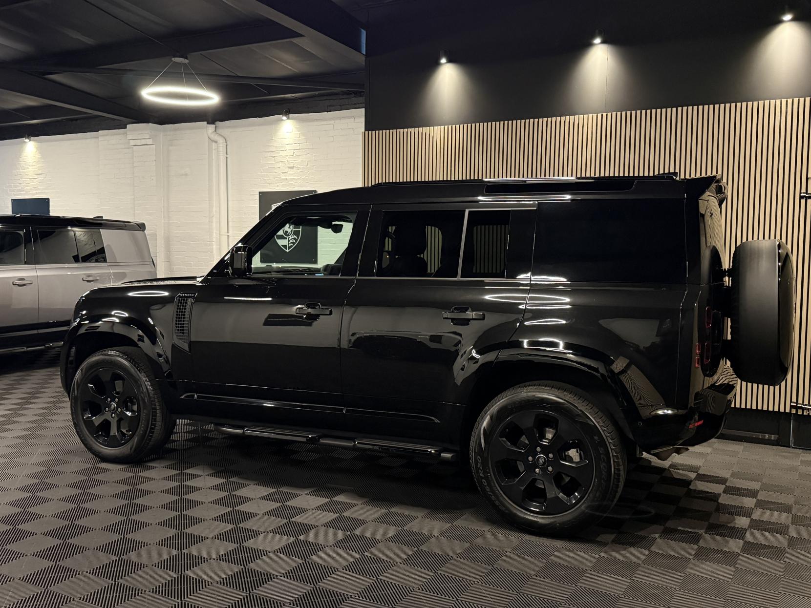 Land Rover Defender 110 3.0 D250 MHEV HSE Hard Top SUV 5dr Diesel Auto 4WD MWB Euro 6 (s/s) (250 ps)