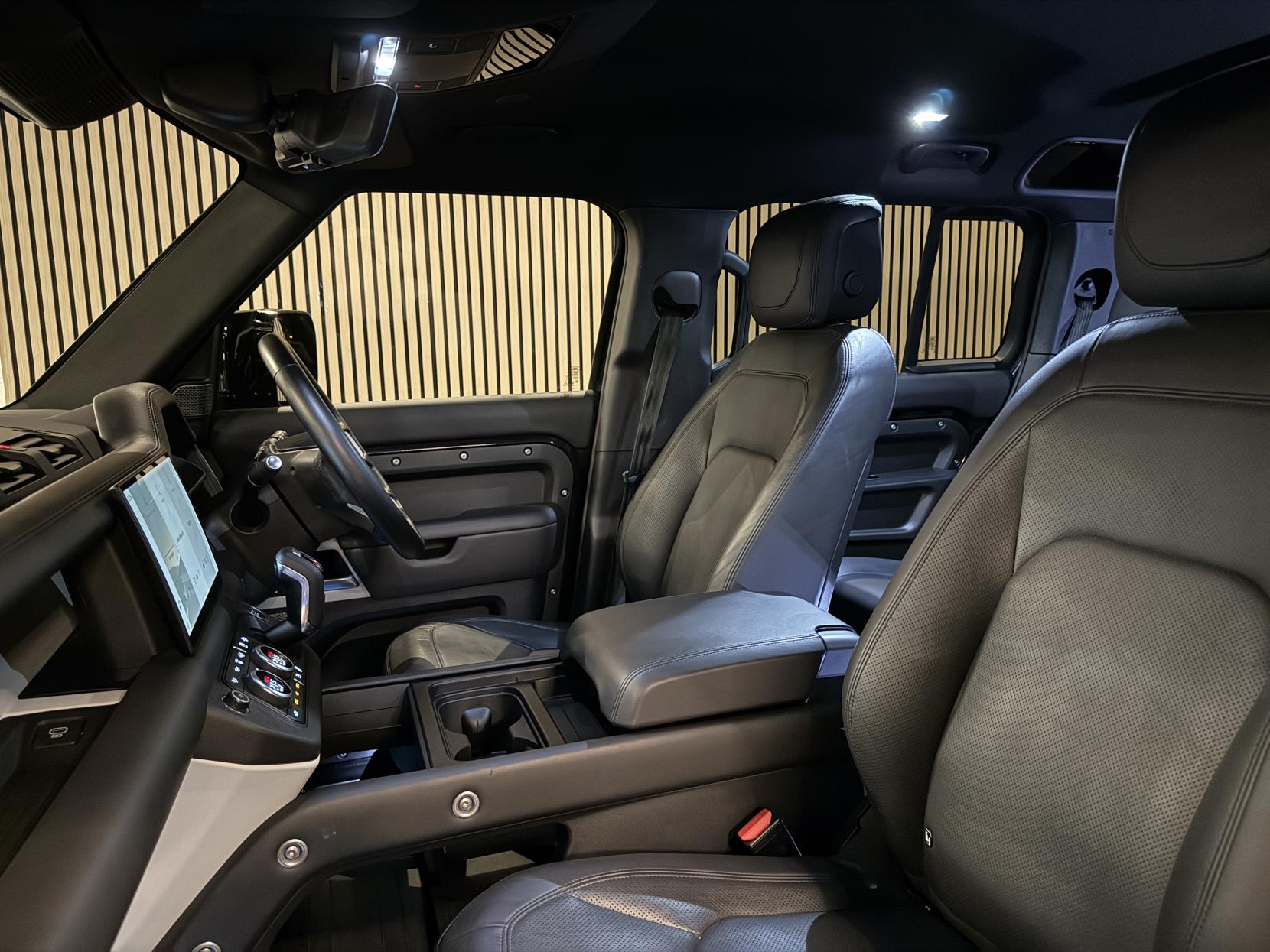 Land Rover Defender 110 3.0 D250 MHEV HSE Hard Top SUV 5dr Diesel Auto 4WD MWB Euro 6 (s/s) (250 ps)