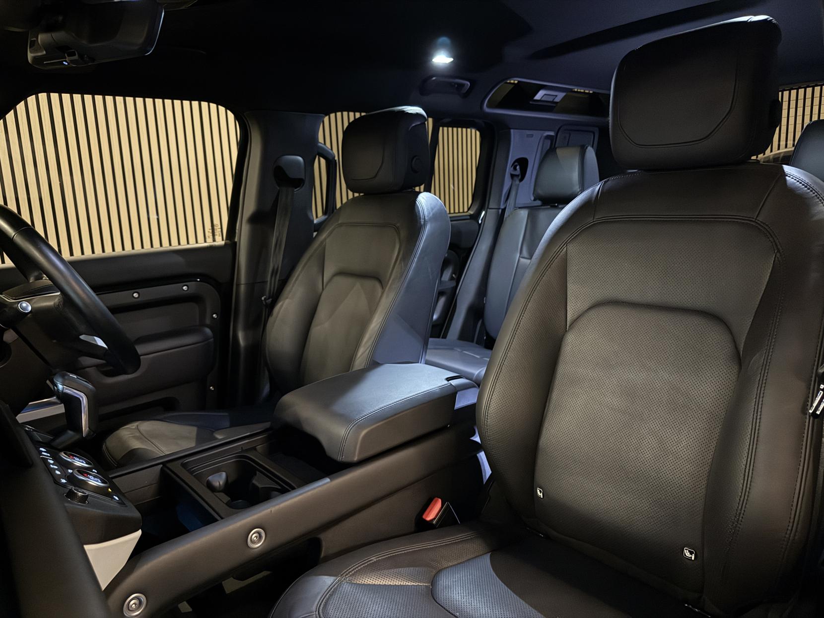Land Rover Defender 110 3.0 D250 MHEV HSE Hard Top SUV 5dr Diesel Auto 4WD MWB Euro 6 (s/s) (250 ps)