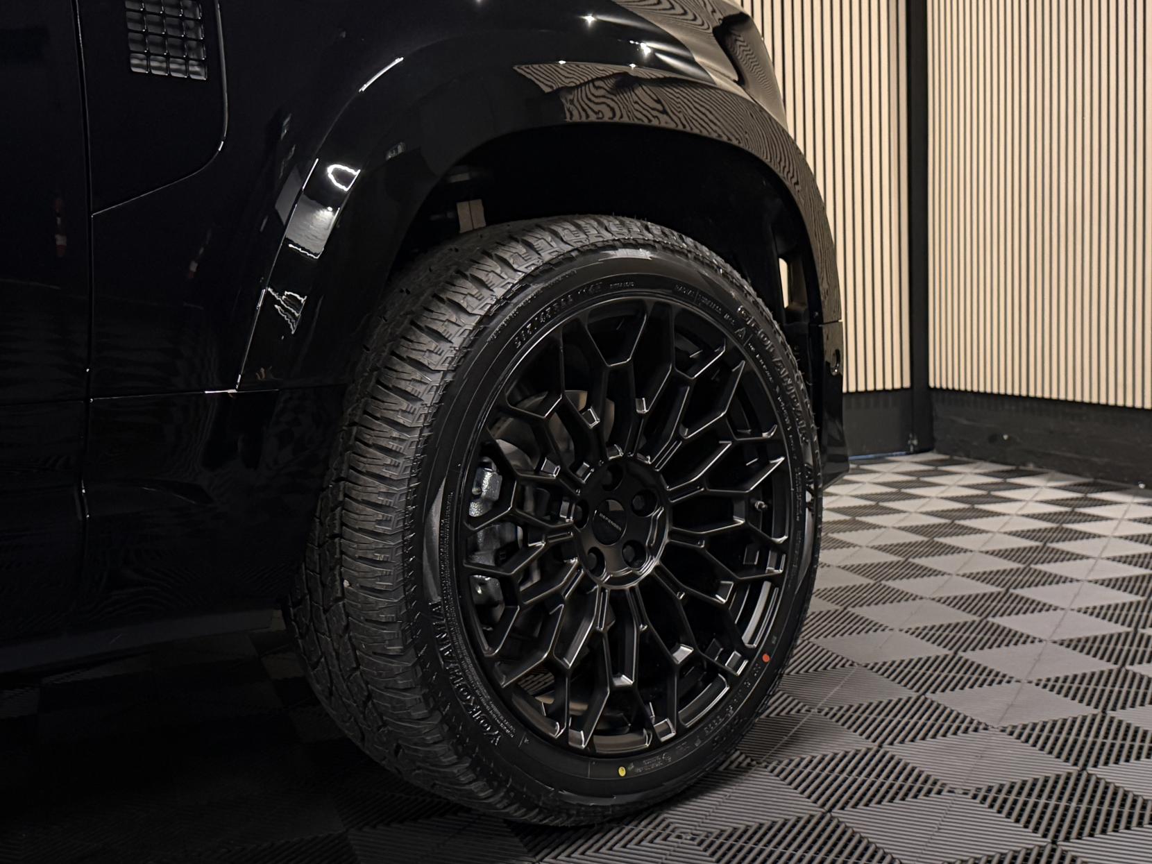 Land Rover Defender 110 3.0 D250 MHEV X-Dynamic SE Hard Top SUV 5dr Diesel Auto 4WD MWB Euro 6 (s/s) (249 ps)