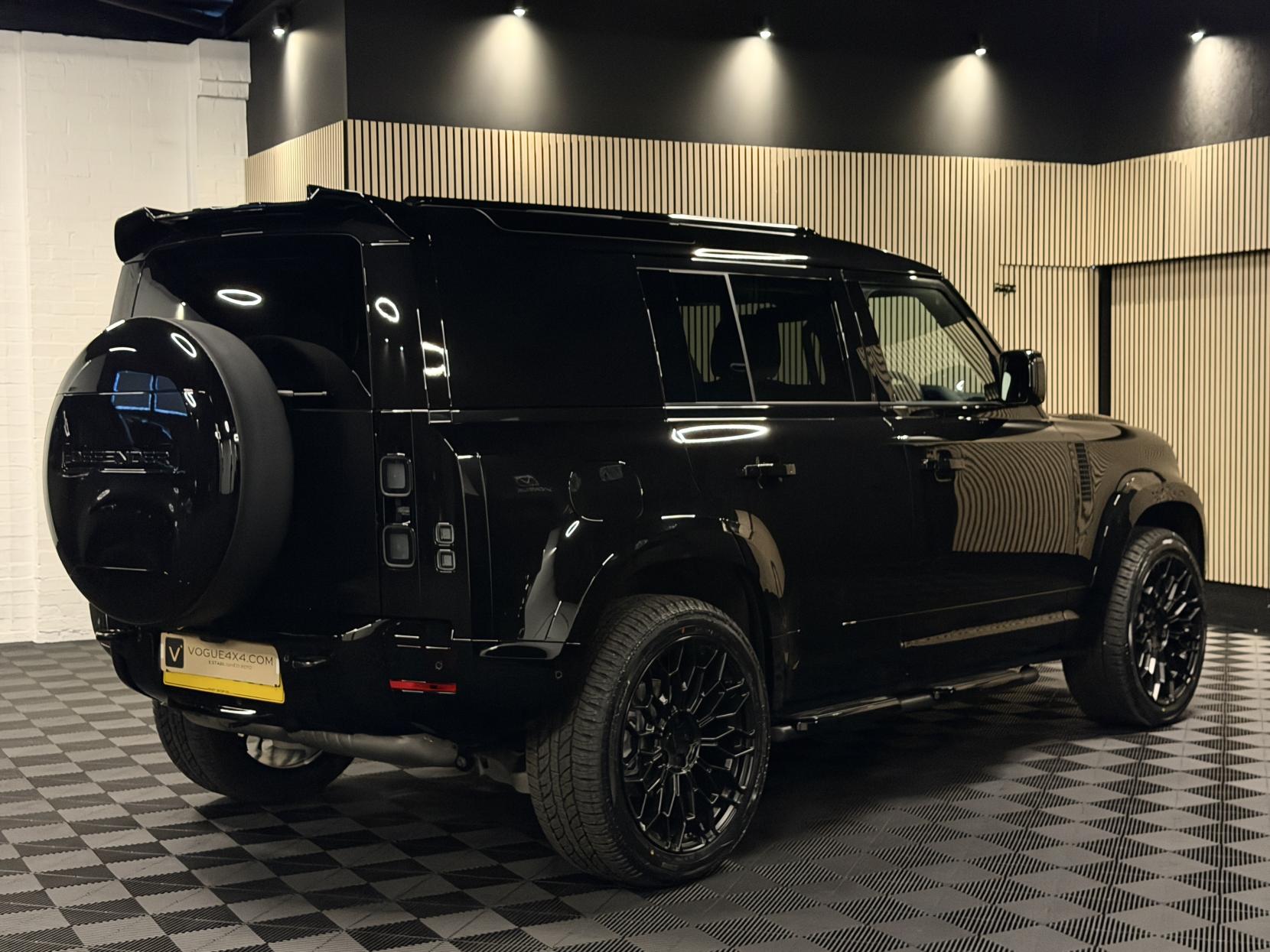 Land Rover Defender 110 3.0 D250 MHEV X-Dynamic SE Hard Top SUV 5dr Diesel Auto 4WD MWB Euro 6 (s/s) (249 ps)