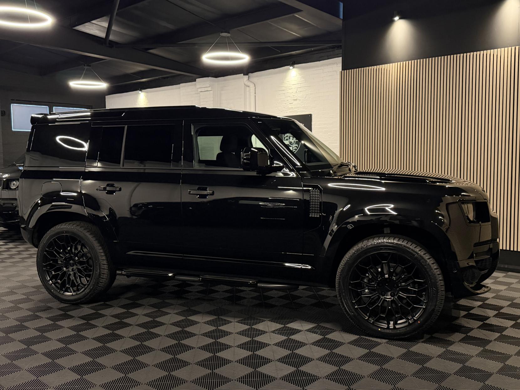 Land Rover Defender 110 3.0 D250 MHEV X-Dynamic SE Hard Top SUV 5dr Diesel Auto 4WD MWB Euro 6 (s/s) (249 ps)