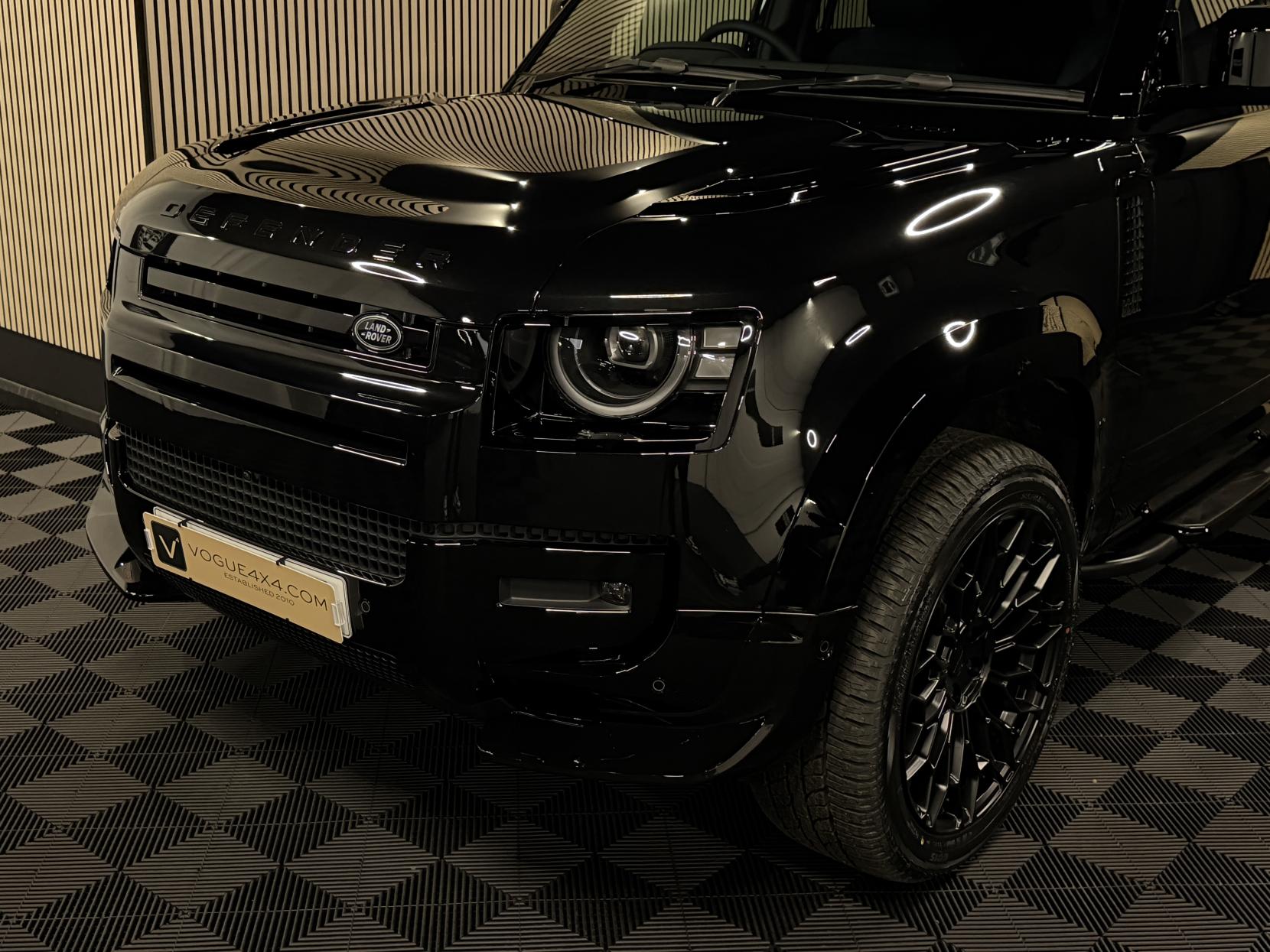 Land Rover Defender 110 3.0 D250 MHEV X-Dynamic SE Hard Top SUV 5dr Diesel Auto 4WD MWB Euro 6 (s/s) (249 ps)