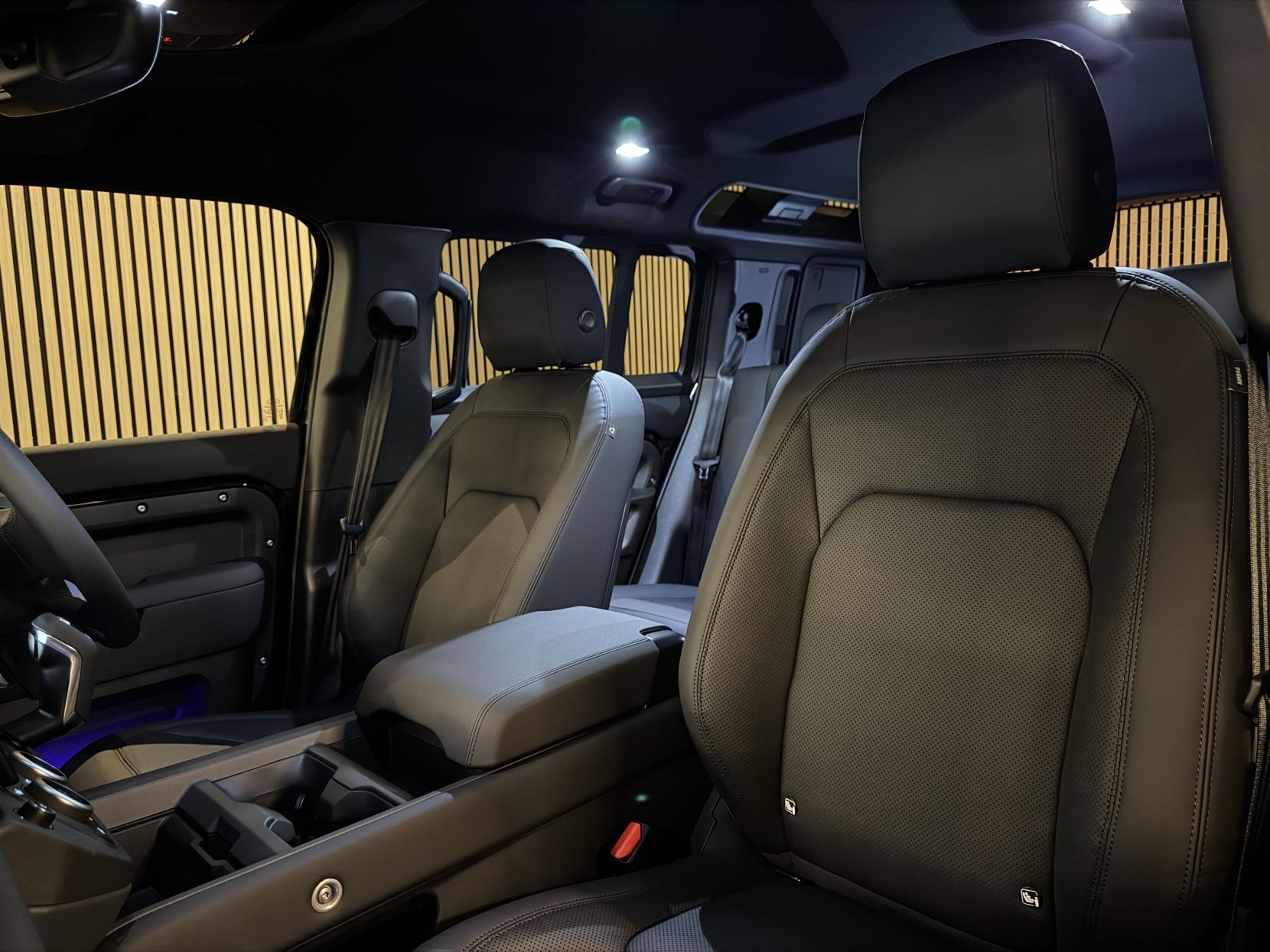 Land Rover Defender 110 3.0 D250 MHEV X-Dynamic SE Hard Top SUV 5dr Diesel Auto 4WD MWB Euro 6 (s/s) (249 ps)