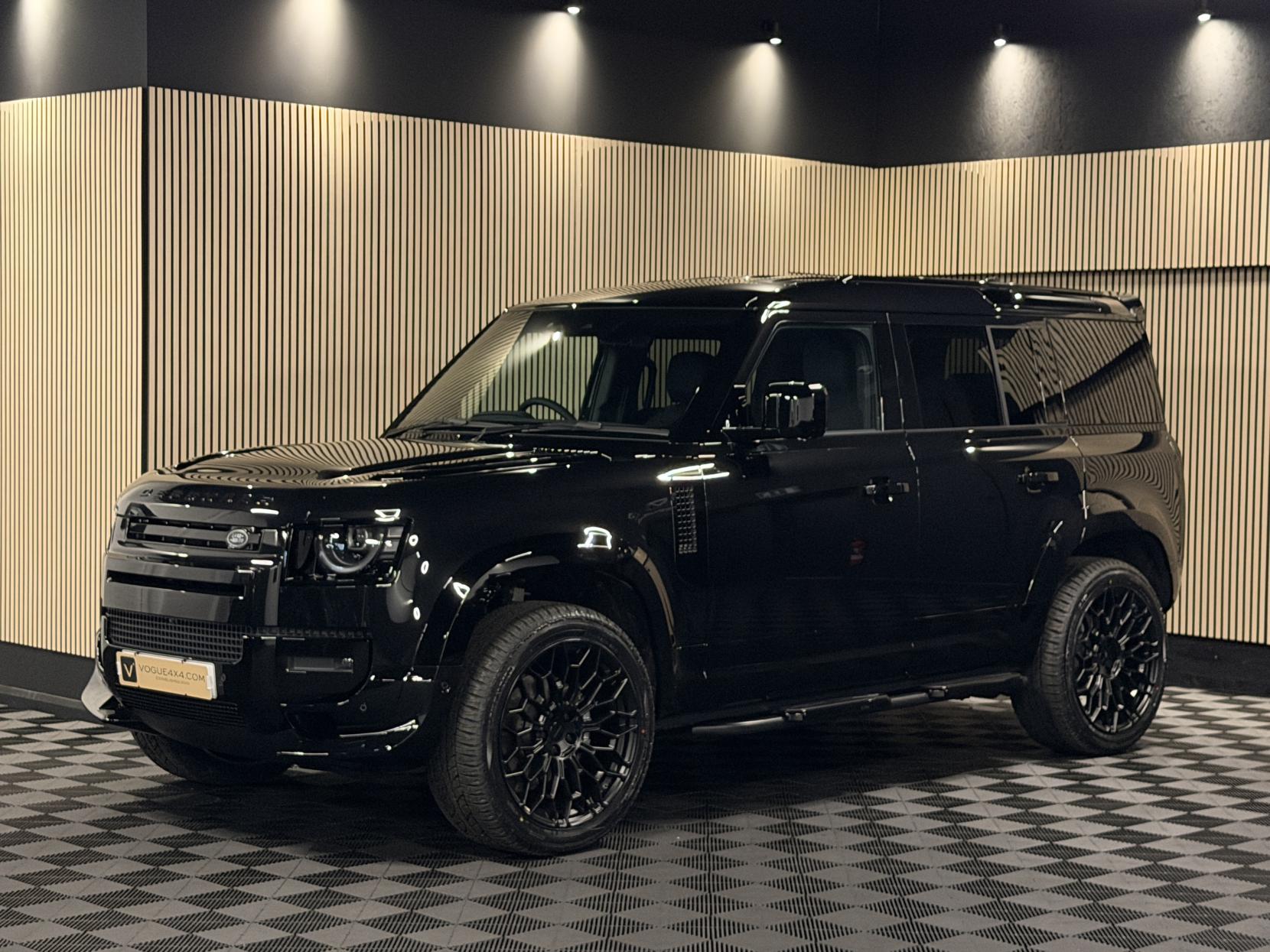 Land Rover Defender 110 3.0 D250 MHEV X-Dynamic SE Hard Top SUV 5dr Diesel Auto 4WD MWB Euro 6 (s/s) (249 ps)