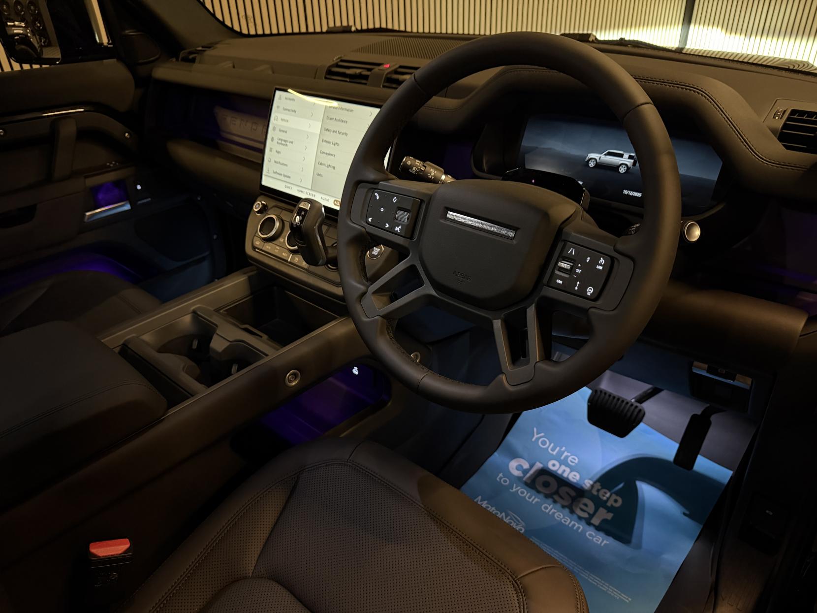 Land Rover Defender 110 3.0 D250 MHEV X-Dynamic SE Hard Top SUV 5dr Diesel Auto 4WD MWB Euro 6 (s/s) (249 ps)