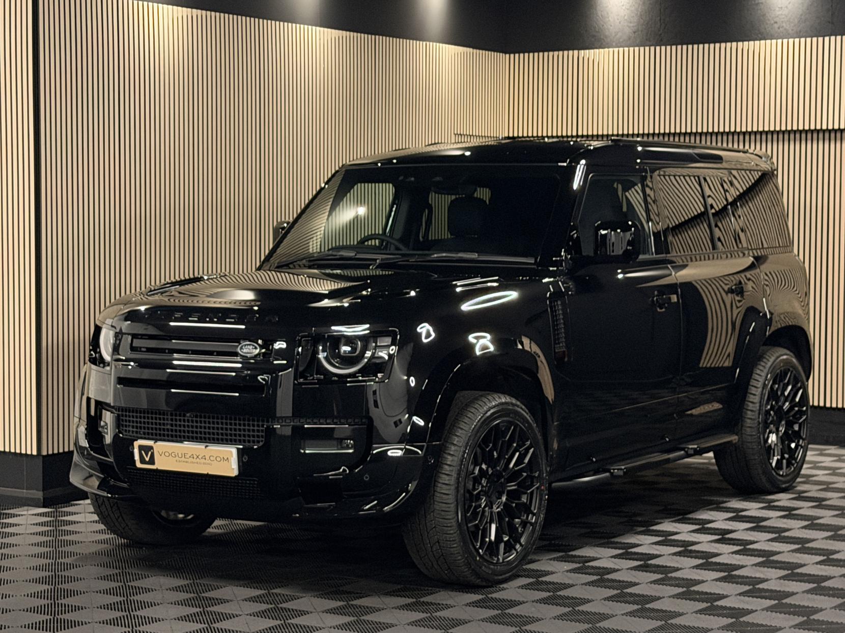 Land Rover Defender 110 3.0 D250 MHEV X-Dynamic SE Hard Top SUV 5dr Diesel Auto 4WD MWB Euro 6 (s/s) (249 ps)