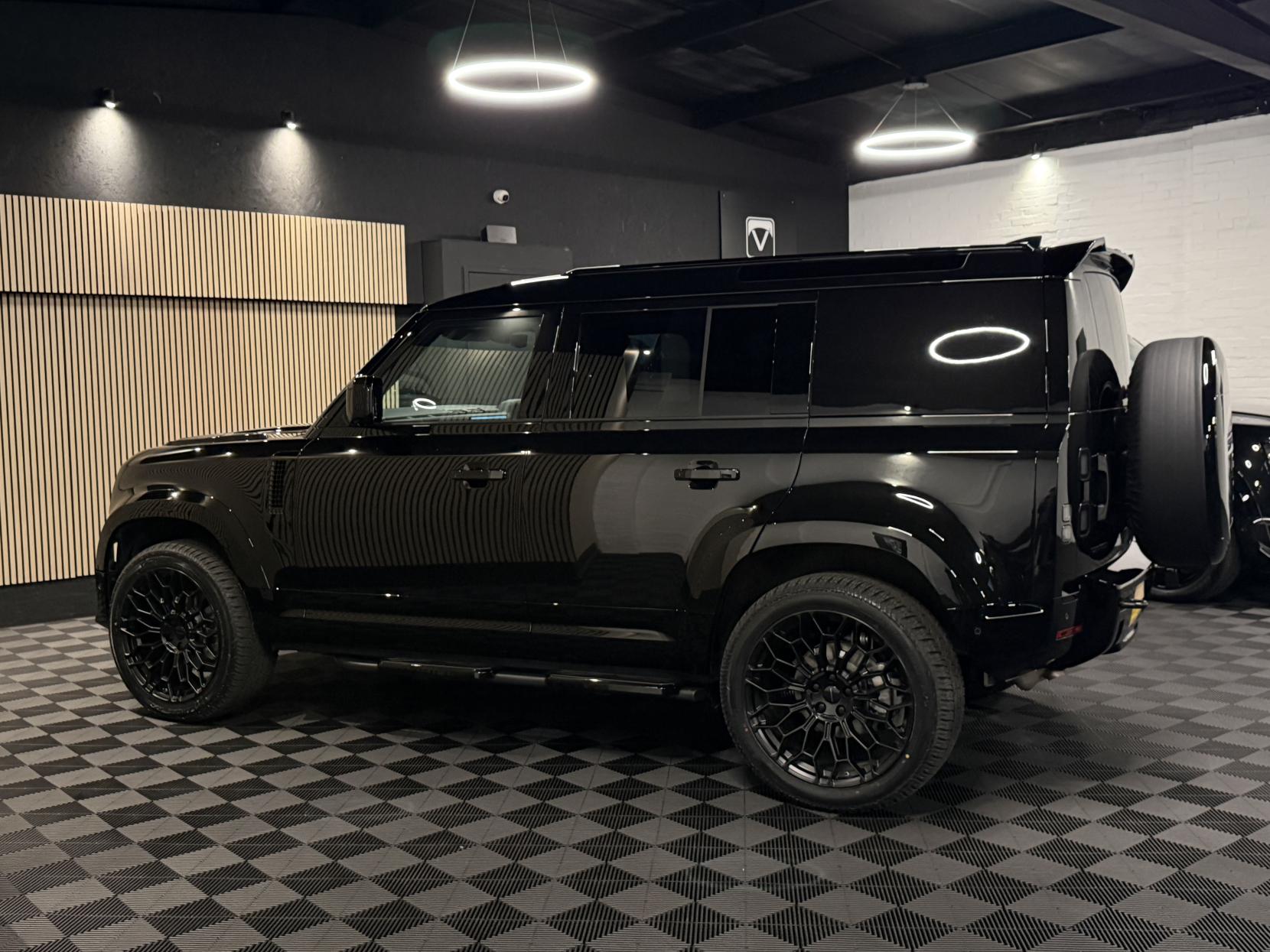 Land Rover Defender 110 3.0 D250 MHEV X-Dynamic SE Hard Top SUV 5dr Diesel Auto 4WD MWB Euro 6 (s/s) (249 ps)