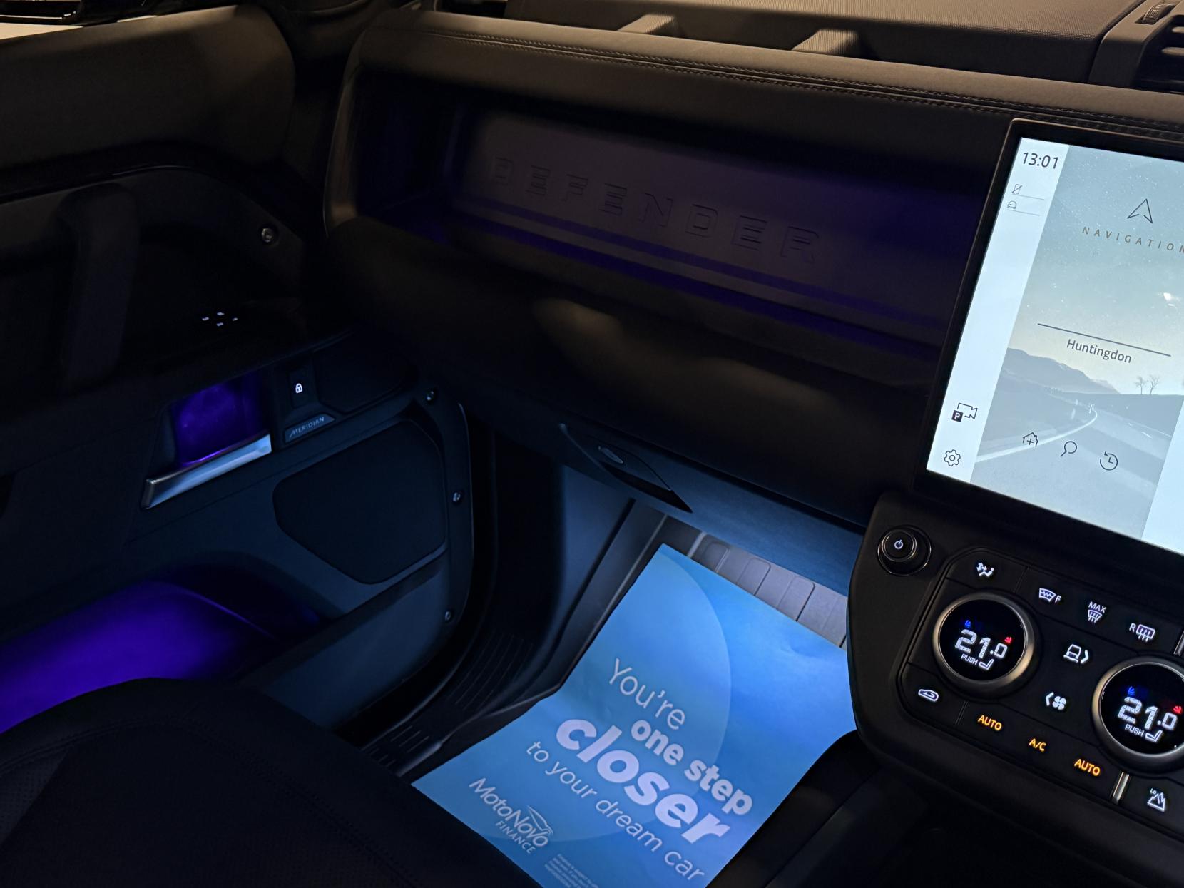 Land Rover Defender 110 3.0 D250 MHEV X-Dynamic SE Hard Top SUV 5dr Diesel Auto 4WD MWB Euro 6 (s/s) (249 ps)