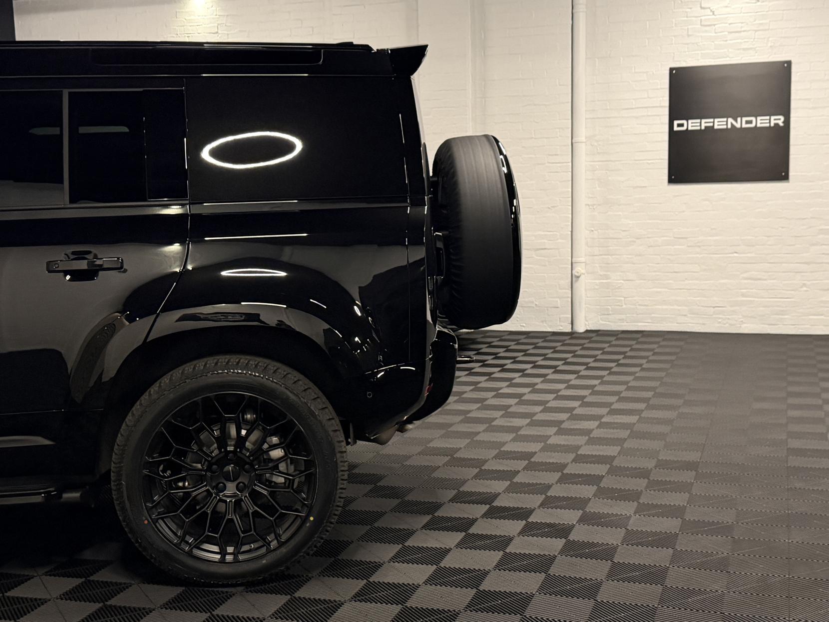 Land Rover Defender 110 3.0 D250 MHEV X-Dynamic SE Hard Top SUV 5dr Diesel Auto 4WD MWB Euro 6 (s/s) (249 ps)