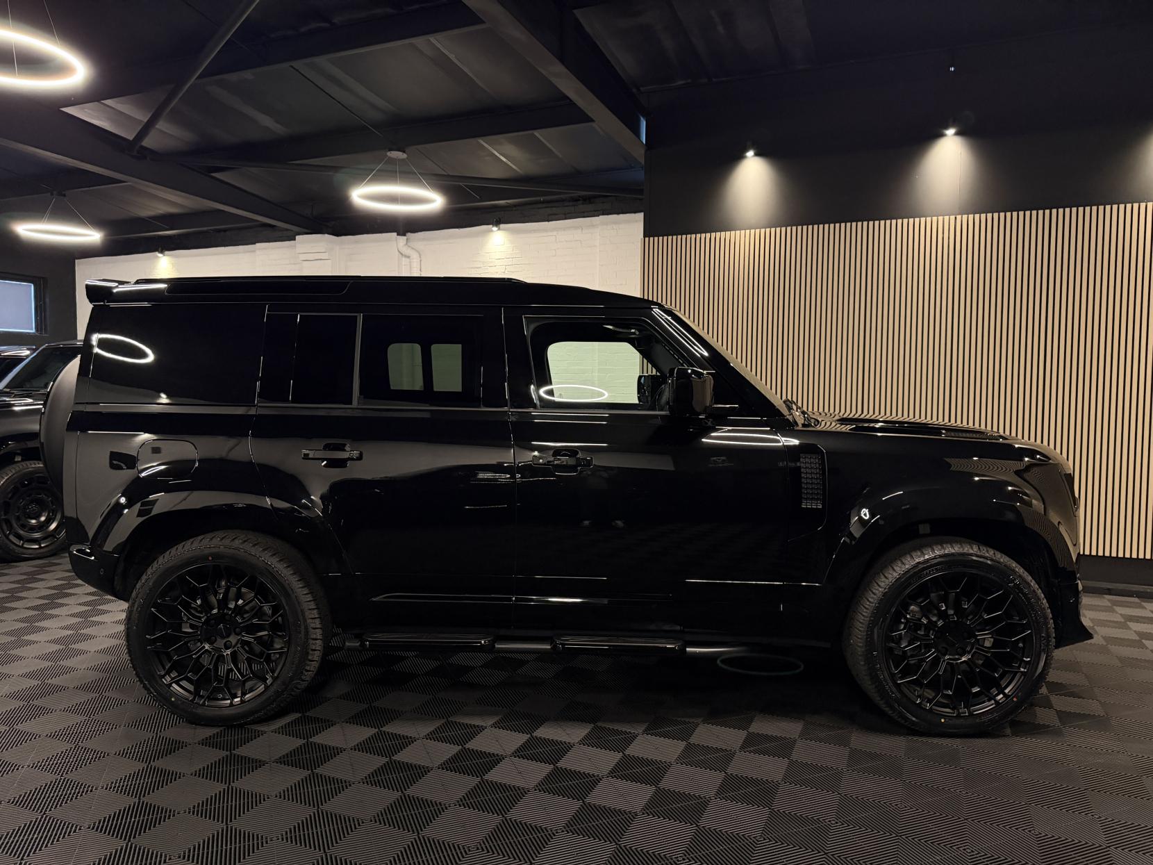 Land Rover Defender 110 3.0 D250 MHEV X-Dynamic SE Hard Top SUV 5dr Diesel Auto 4WD MWB Euro 6 (s/s) (249 ps)