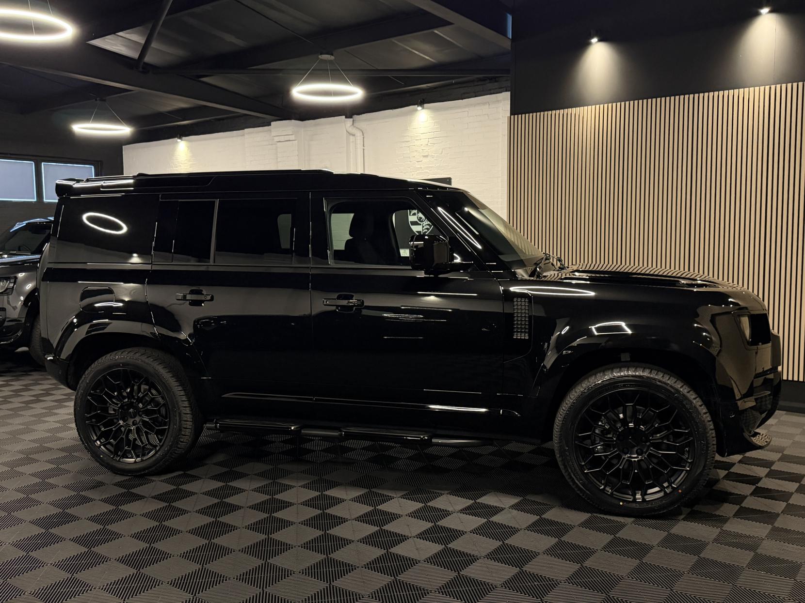 Land Rover Defender 110 3.0 D250 MHEV X-Dynamic SE Hard Top SUV 5dr Diesel Auto 4WD MWB Euro 6 (s/s) (249 ps)