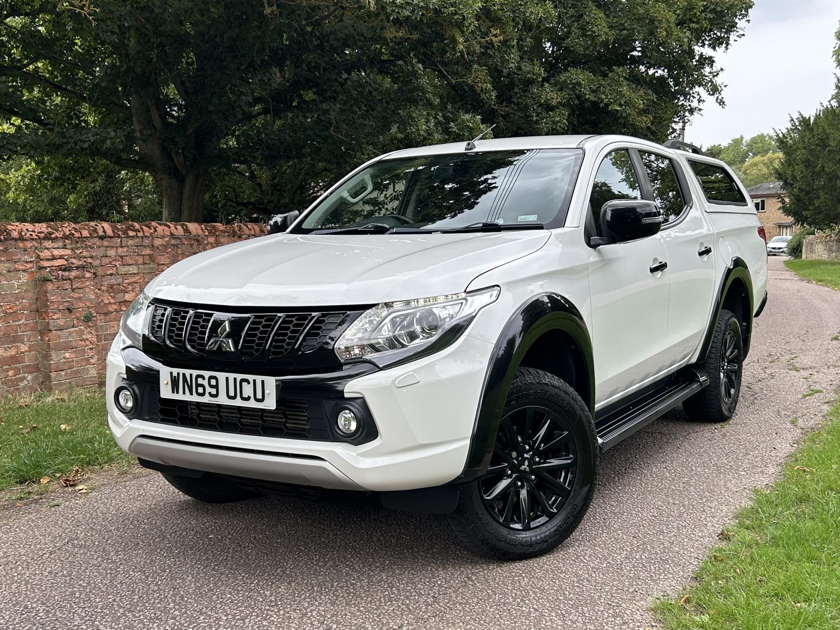 Mitsubishi L200 2.4 DI-D DC Challenger Pickup Double Cab 4dr Diesel Auto 4WD Euro 6 (181 ps)