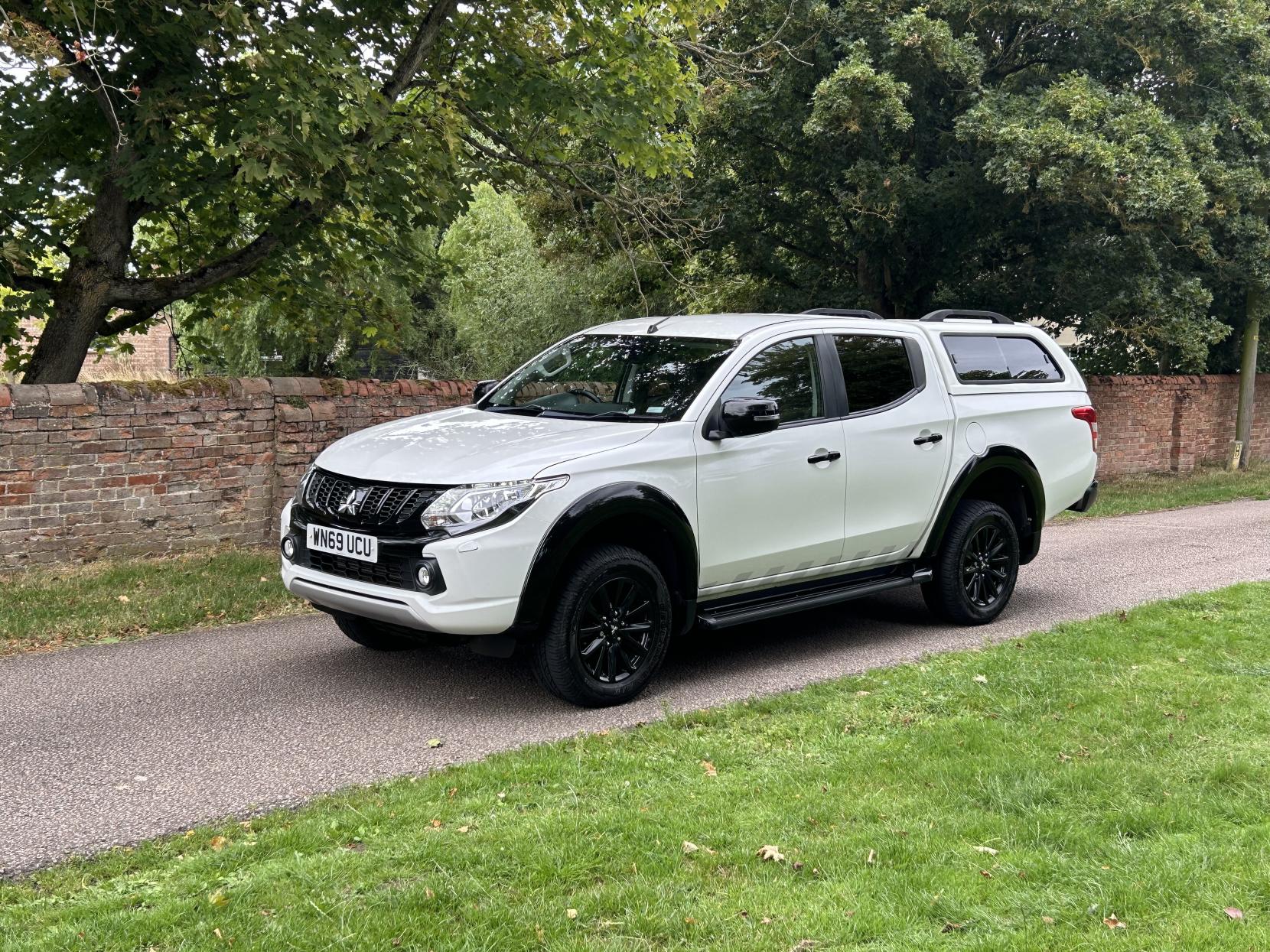 Mitsubishi L200 2.4 DI-D DC Challenger Pickup Double Cab 4dr Diesel Auto 4WD Euro 6 (181 ps)