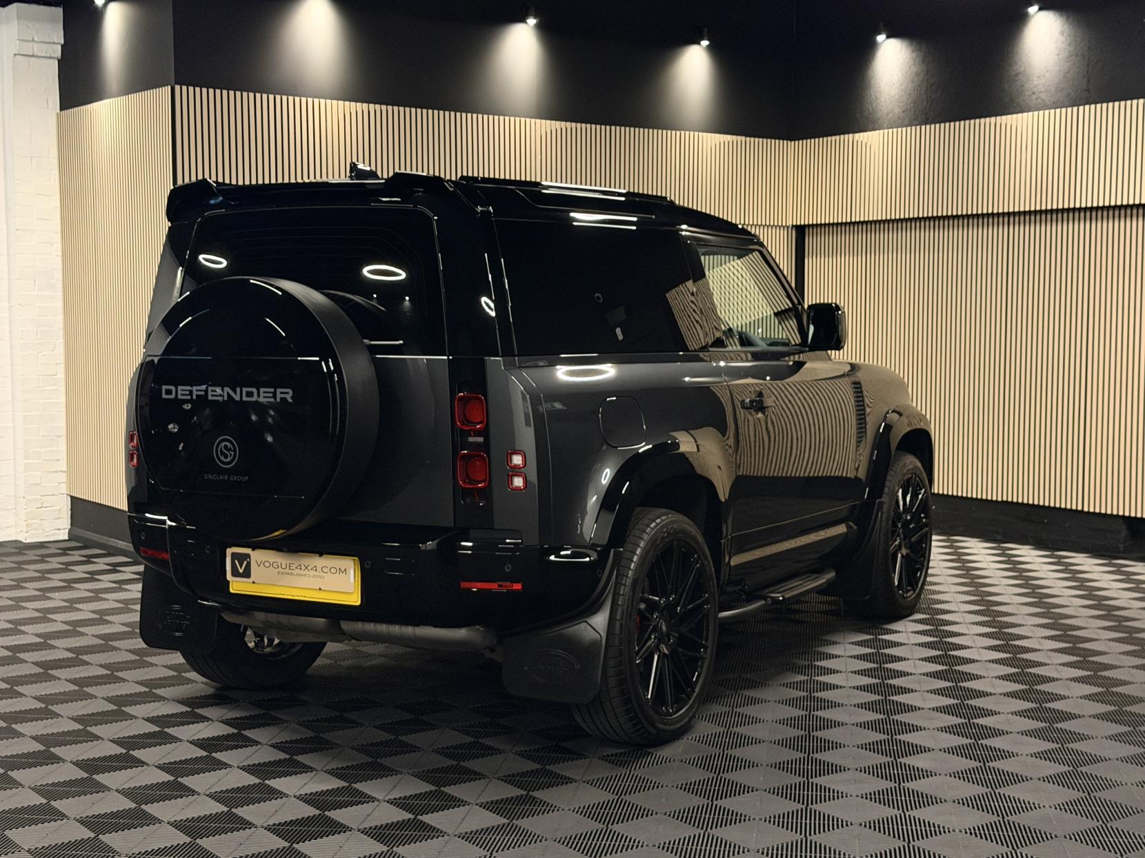 Land Rover Defender 90 3.0 D250 MHEV S Hard Top SUV 3dr Diesel Auto 4WD SWB Euro 6 (s/s) (250 ps)
