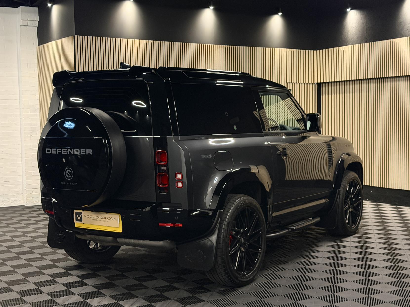 Land Rover Defender 90 3.0 D250 MHEV S Hard Top SUV 3dr Diesel Auto 4WD SWB Euro 6 (s/s) (250 ps)