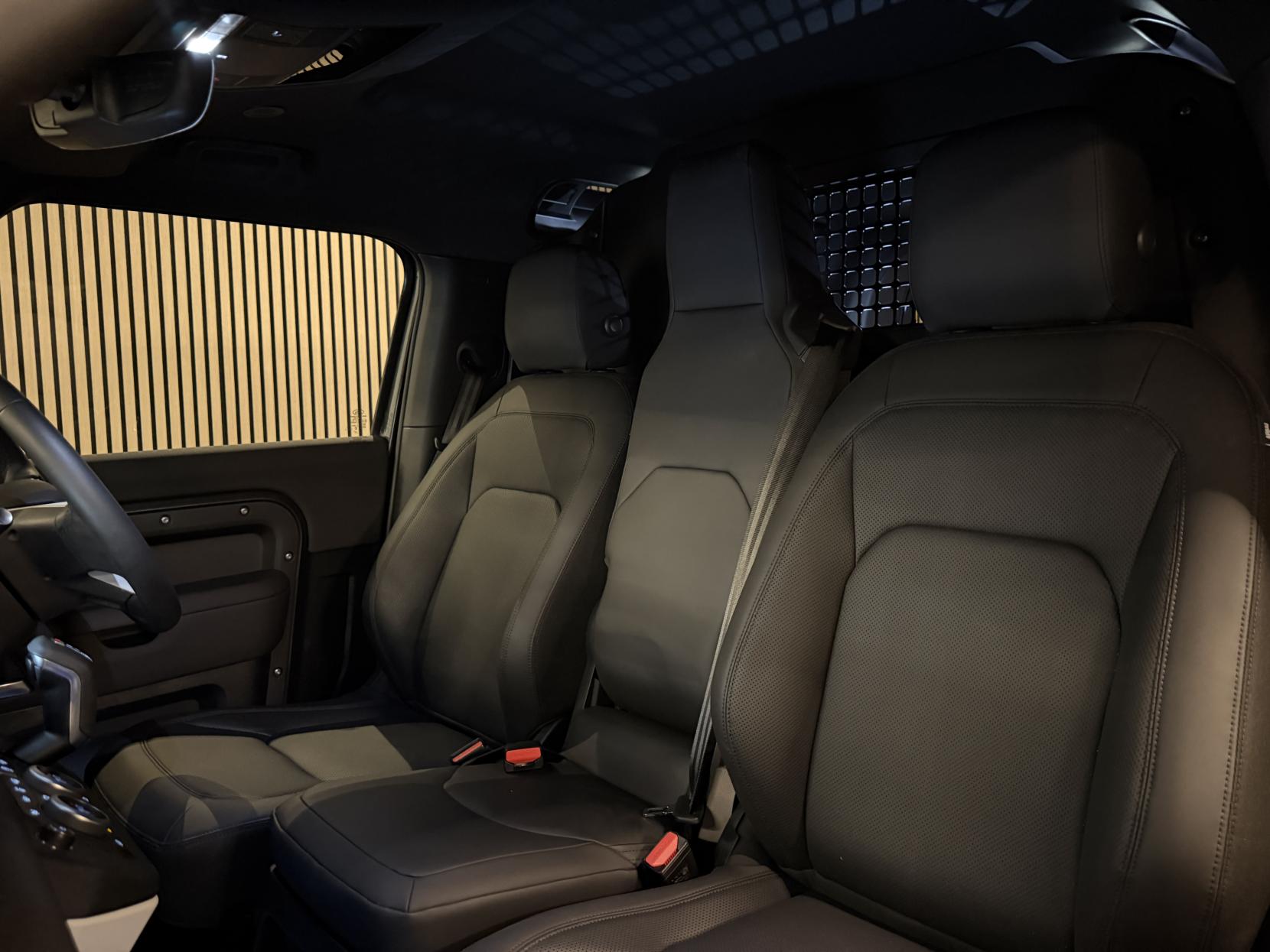 Land Rover Defender 90 3.0 D250 MHEV S Hard Top SUV 3dr Diesel Auto 4WD SWB Euro 6 (s/s) (250 ps)