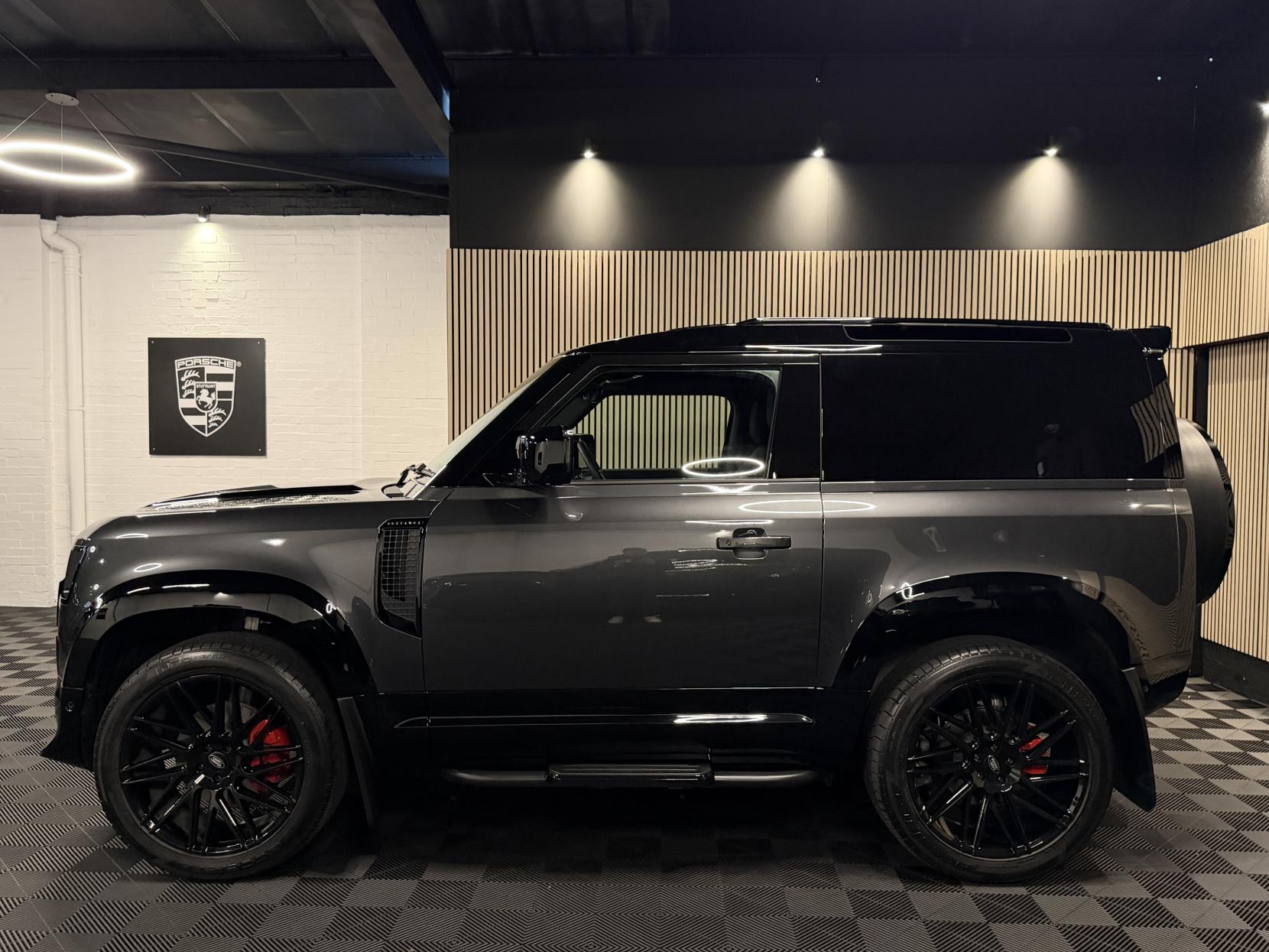 Land Rover Defender 90 3.0 D250 MHEV S Hard Top SUV 3dr Diesel Auto 4WD SWB Euro 6 (s/s) (250 ps)