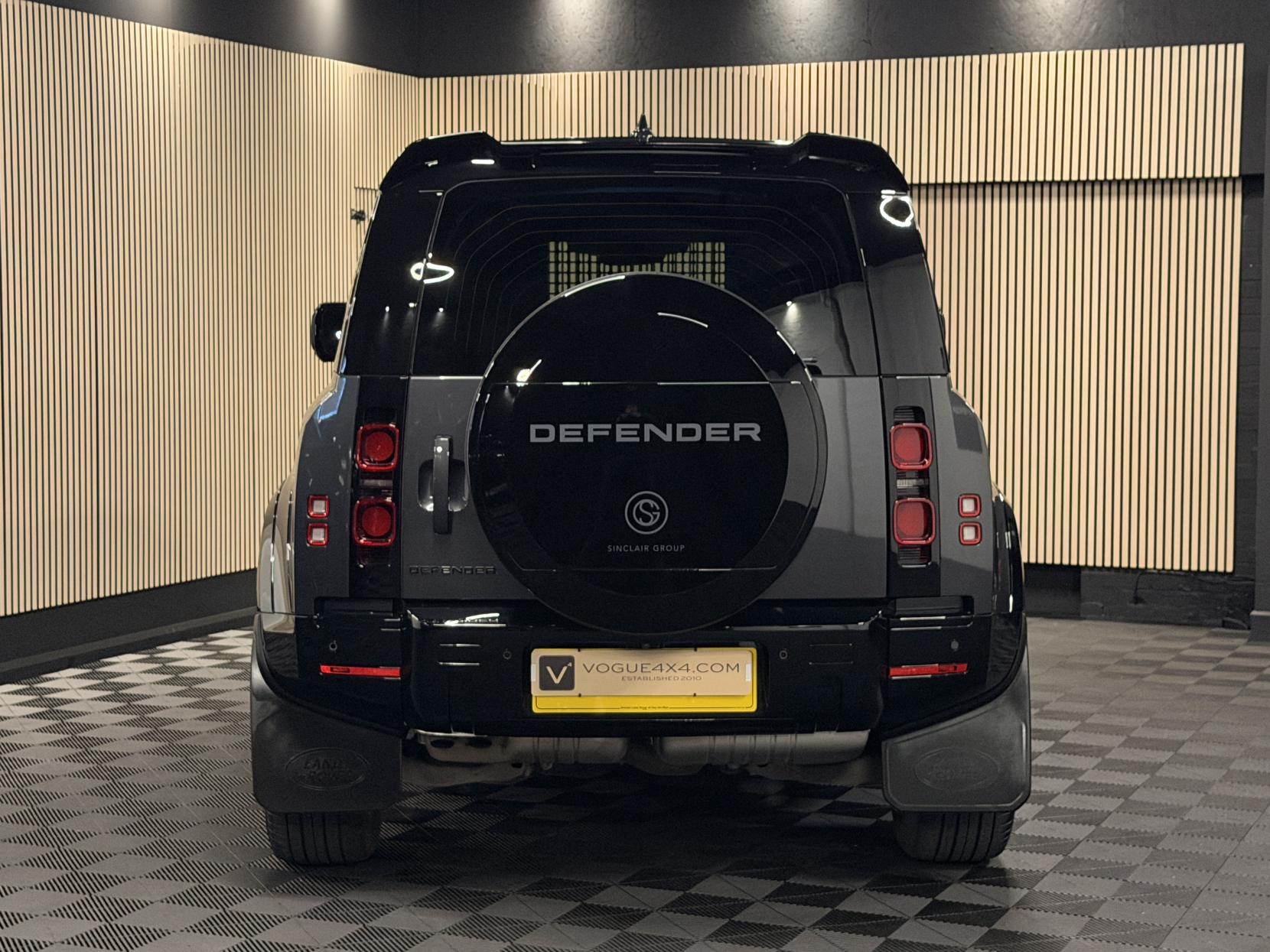 Land Rover Defender 90 3.0 D250 MHEV S Hard Top SUV 3dr Diesel Auto 4WD SWB Euro 6 (s/s) (250 ps)